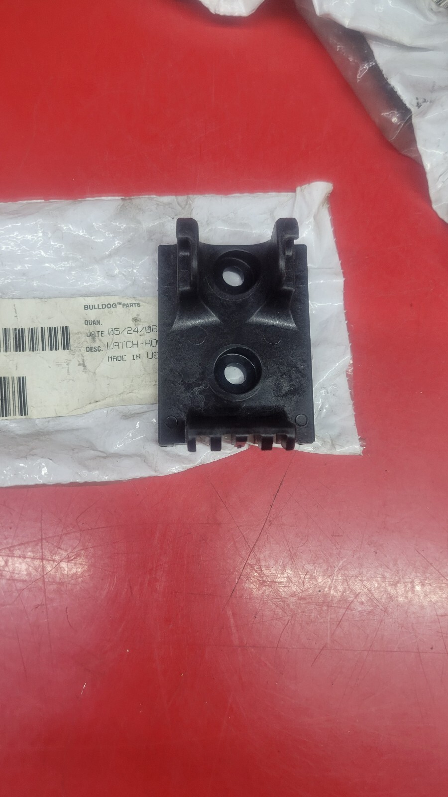 3QM314M GENUINE MACK OEM HOOD LATCH BRACKET KEEPER NOS