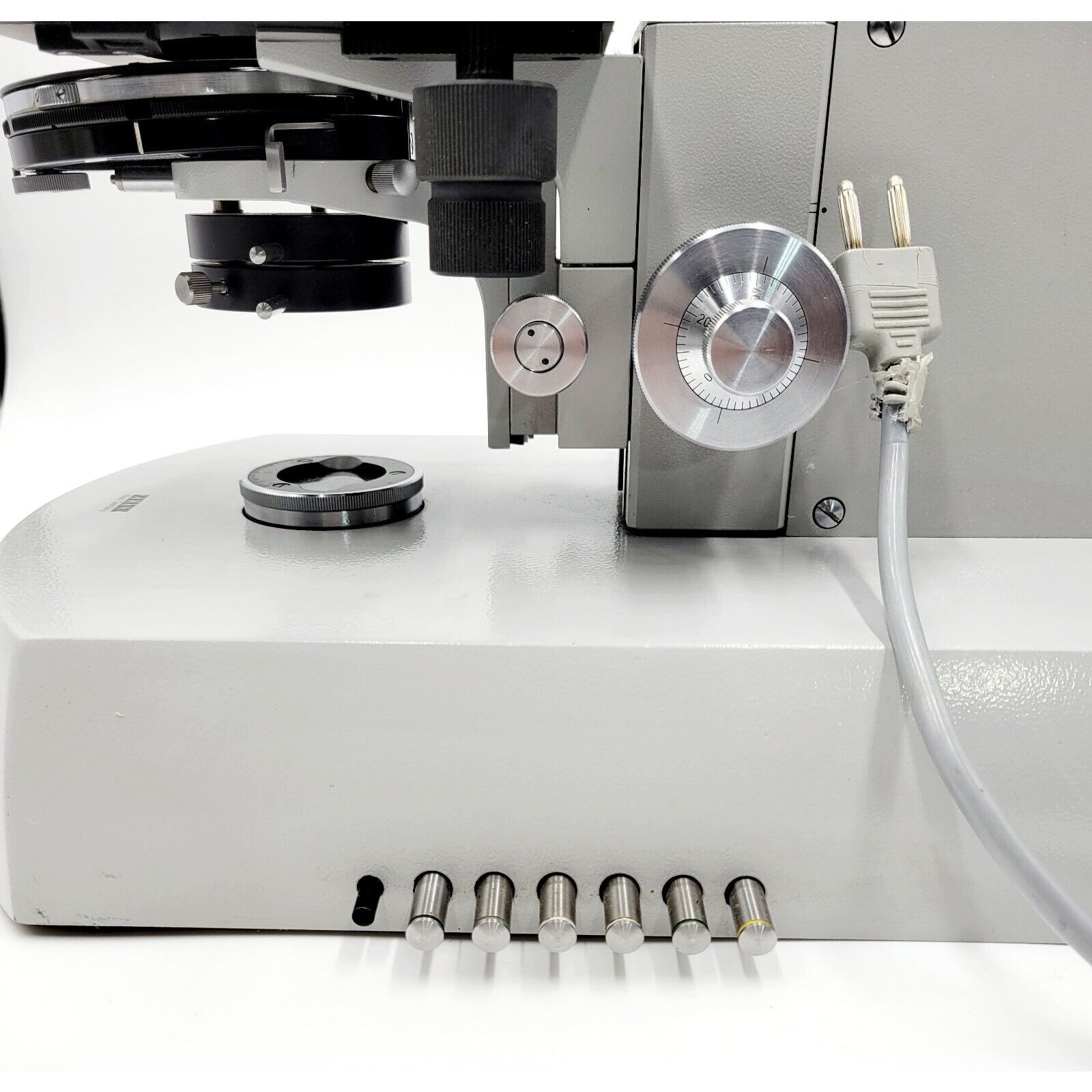 Carl Zeiss Universal Research Microscope W/Objectives & Eyepieces +Power