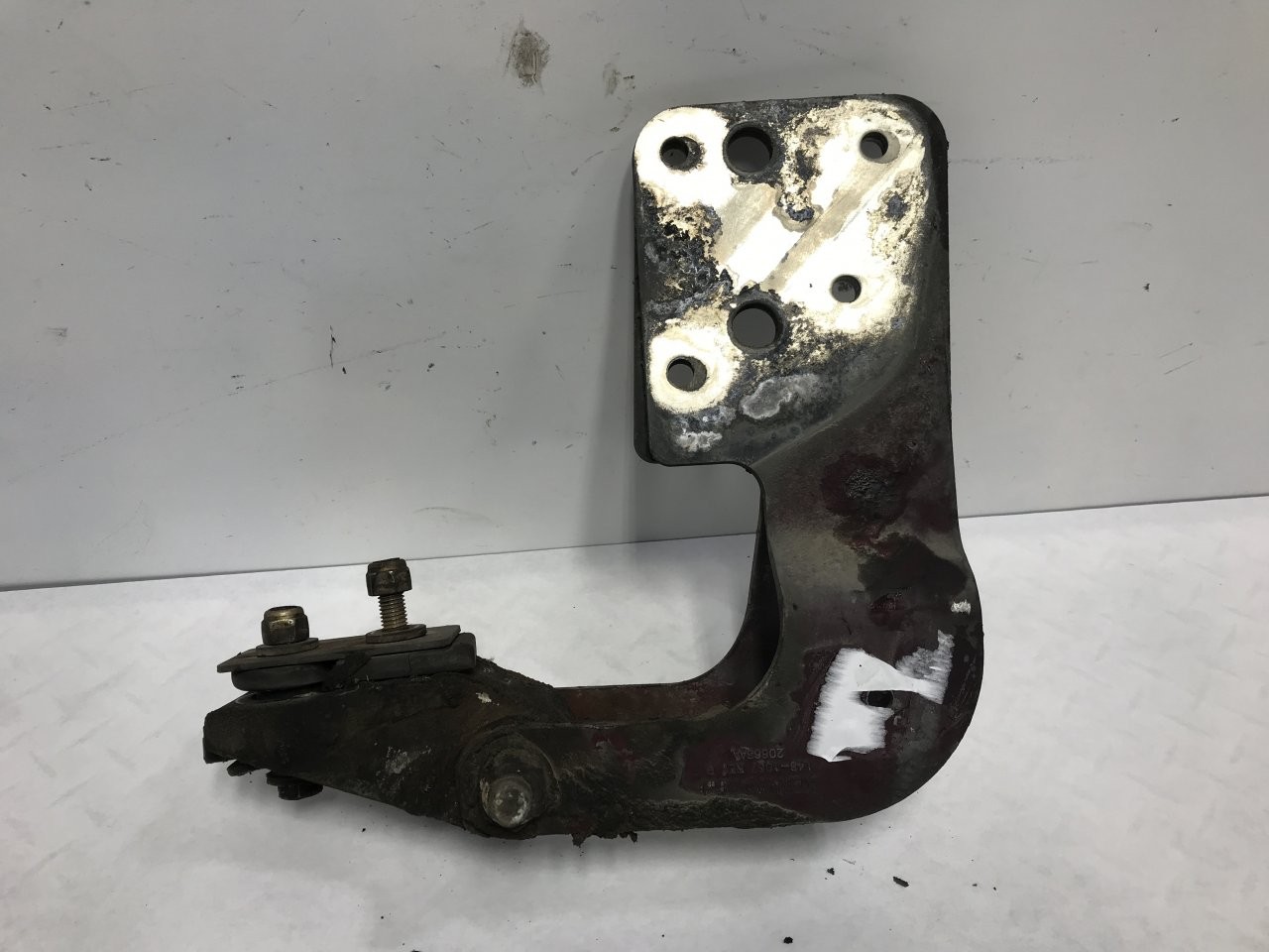 Kenworth T660 Left/Driver Hood Hinge - Used | P/N L481067
