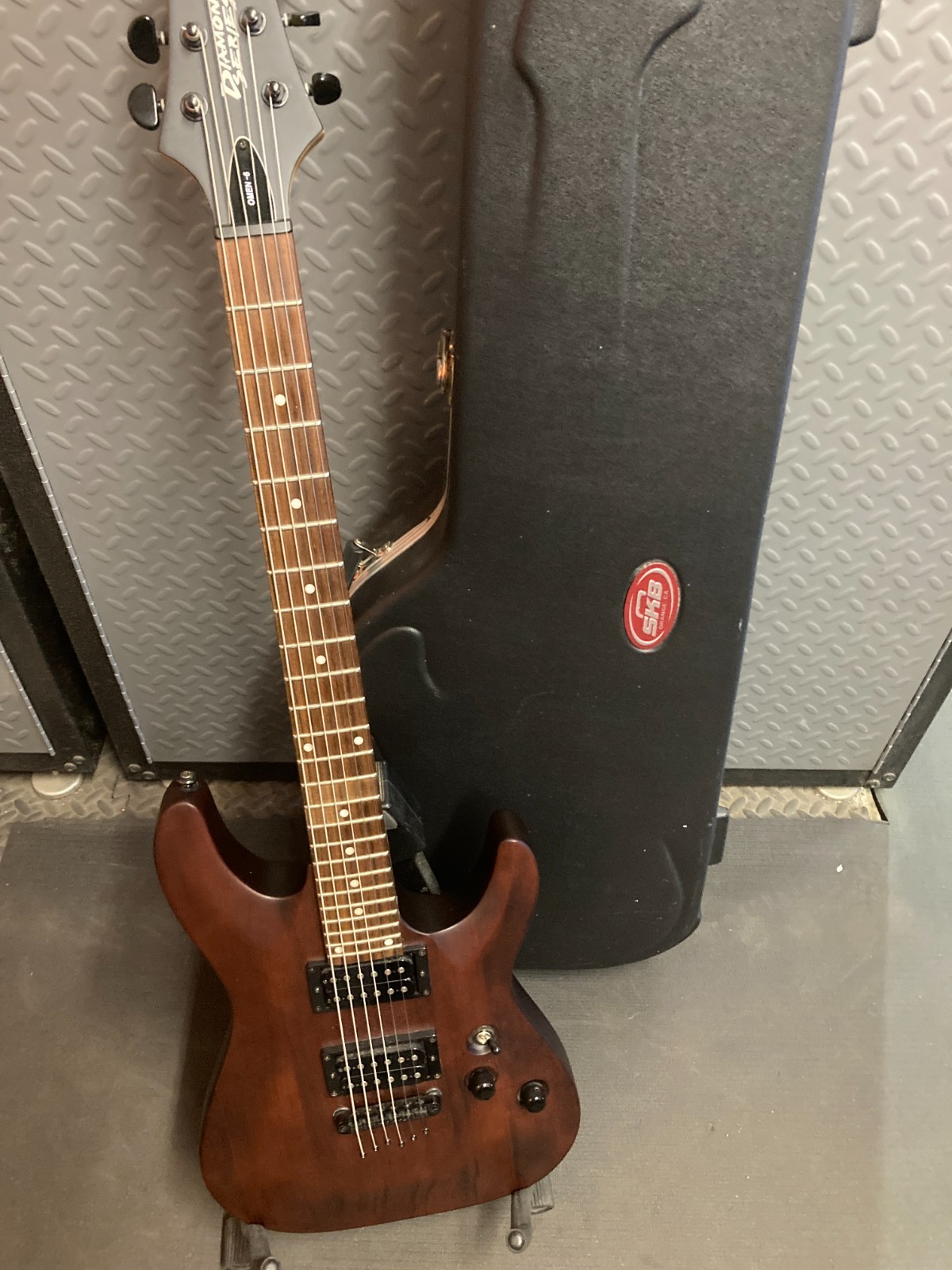SCHECTER GUITAR RESEARCH OMEN-6