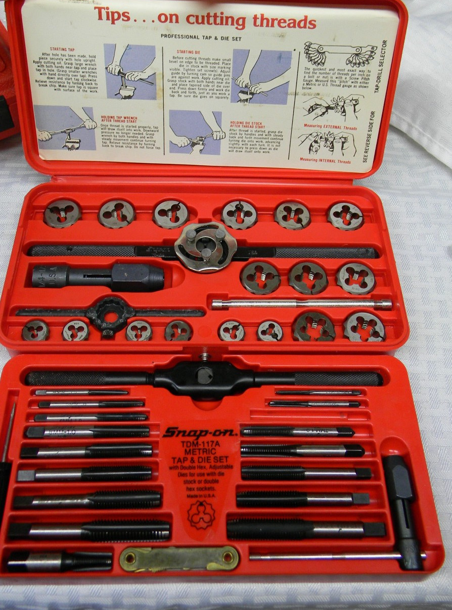 SNAP-ON 40PC METRIC TAP AND DIE SET #TDM117A (MISSING 1 TAP)
