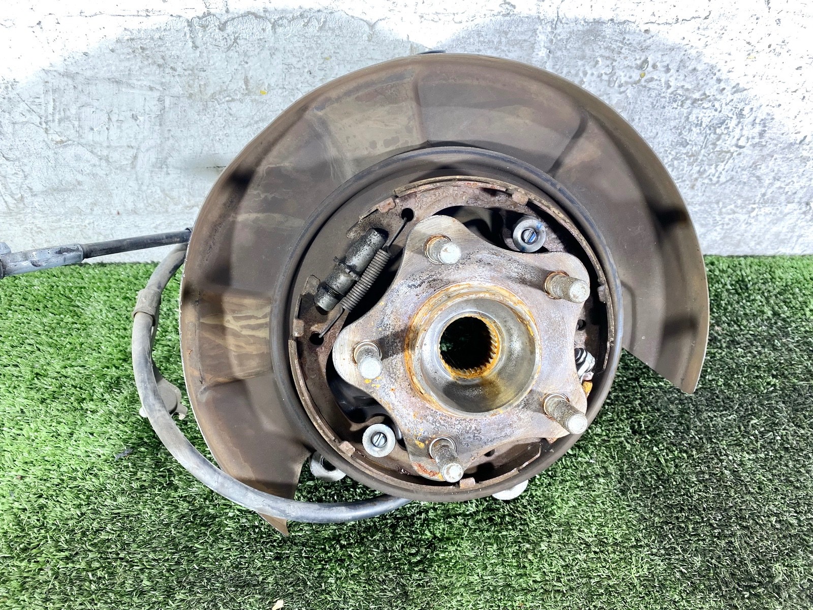 14-23 INFINITI Q50 Q60 REAR LEFT LH DRIVER SIDE SPINDLE KNUCKLE WHEEL HUB OEM