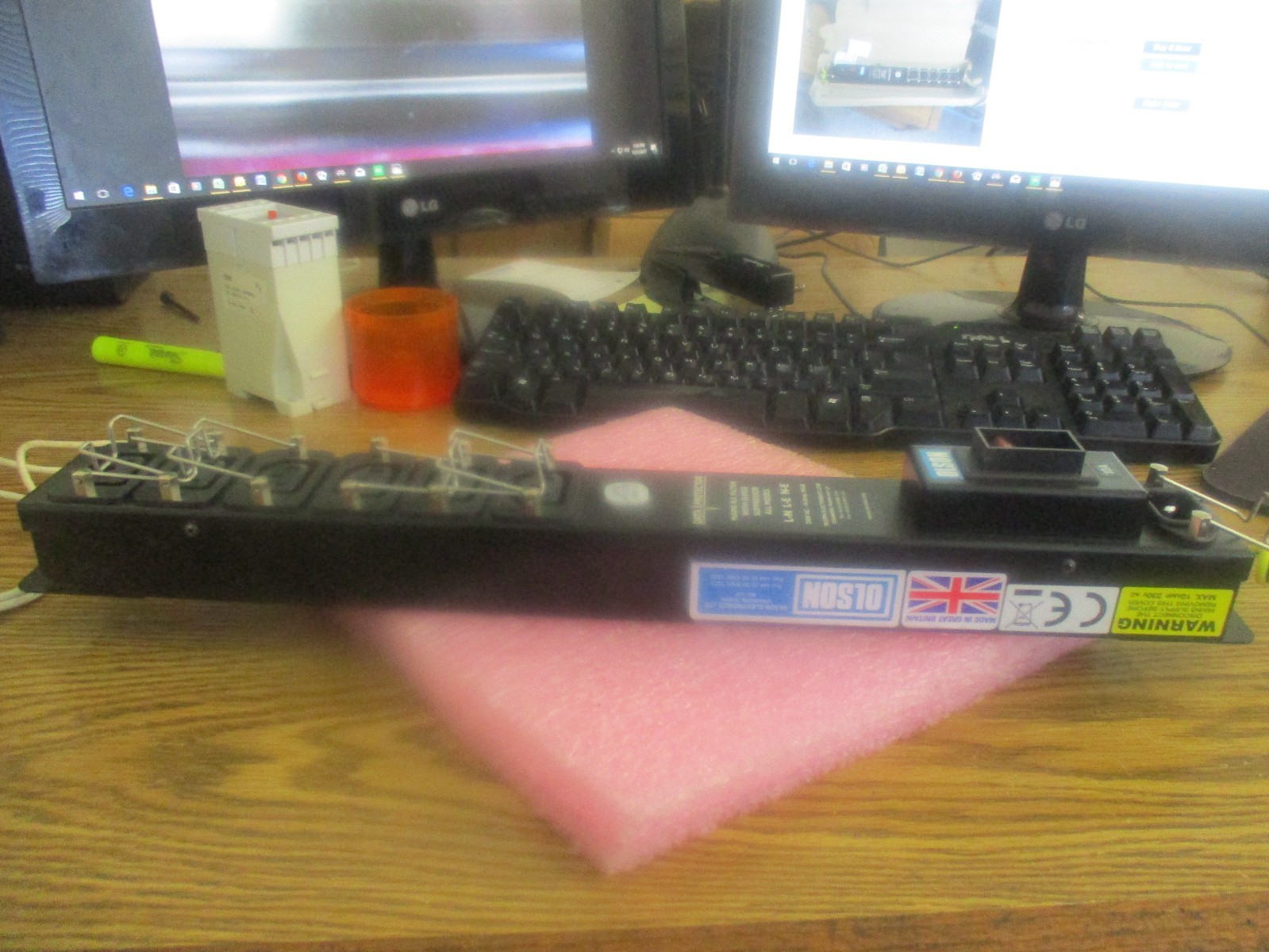 Olson Model: 6A/6CBSF+CLIPS 6 Way, 10A PDU. New Old Stock. No Box