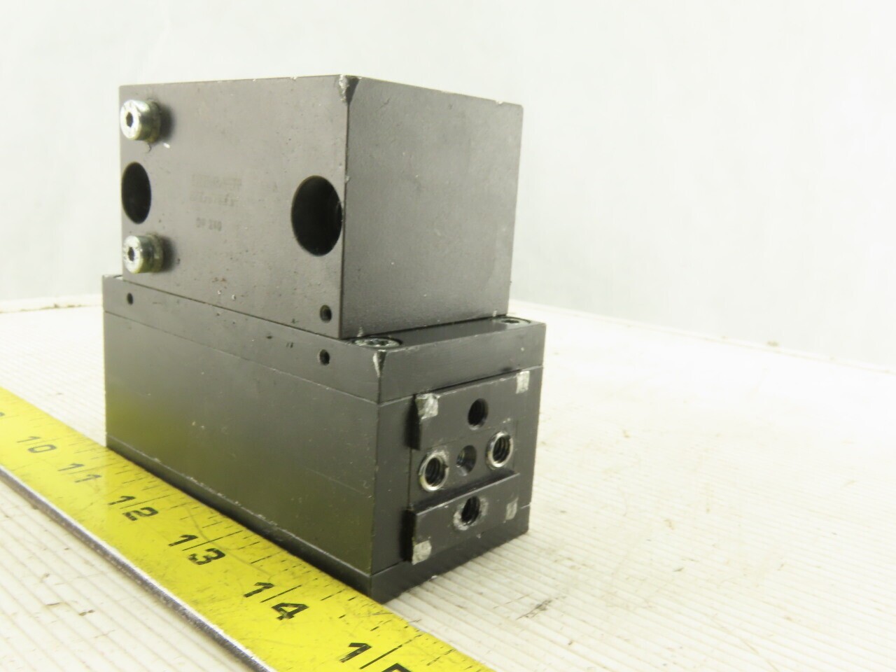 Sommer Automatic GP240 2 Jaw Parallel Pneumatic Gripper 20mm Stroke Per Jaw