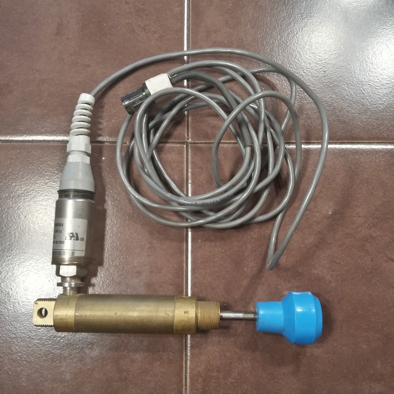 Gems Sensors Transducer & Control 0-5v out, -15 to 85psig 1200RG1G00823EA, new