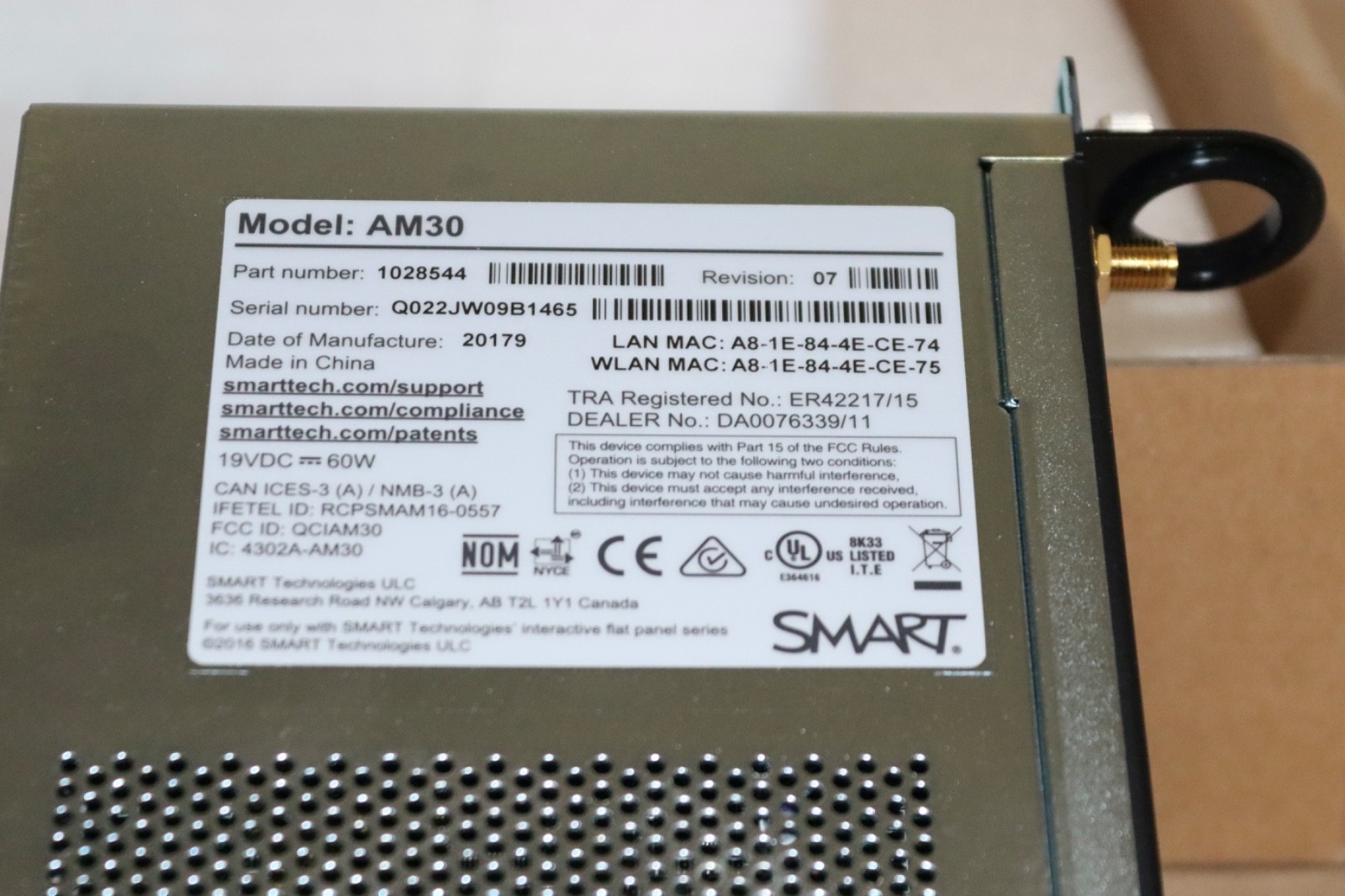 SMART Technologies AM30 iQ Appliance with antenna