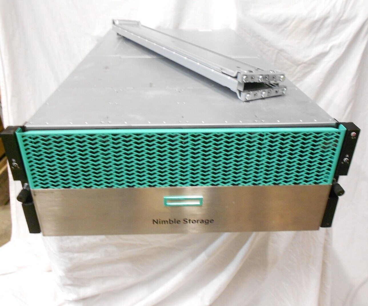 HPE HP Nimble Storage SAN HF20 21x 2TB SAS 6x 1.92TB SSD 16Gb FC 42TB