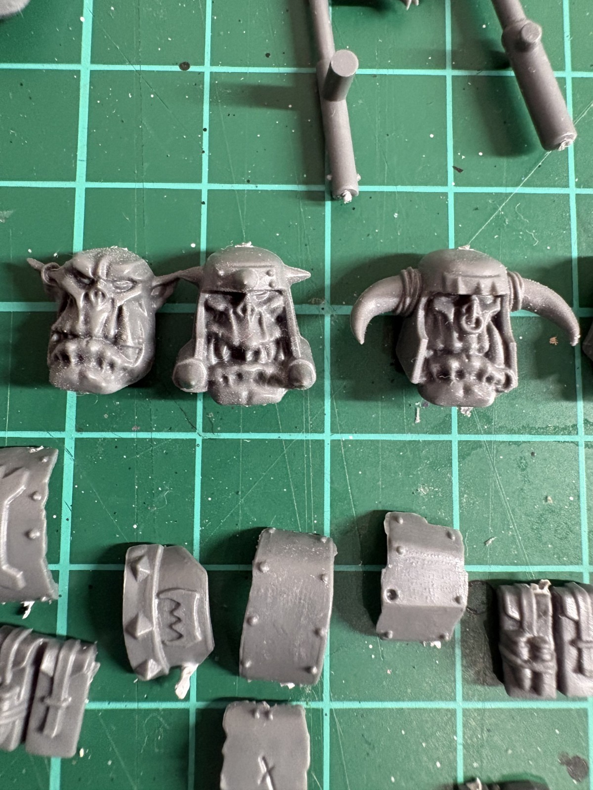Warhammer 40K Orks Mega Bits Lot| Heads Weapons & Accessories Bundle | Kitbash