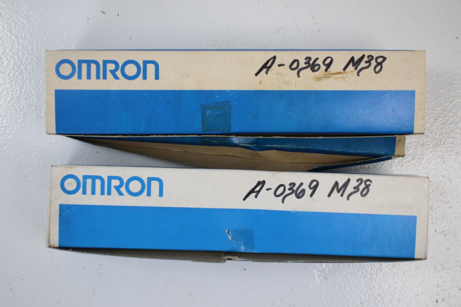 Omron Fiber Optic Cable Sensor Unit E32-DC200C Lot of 4