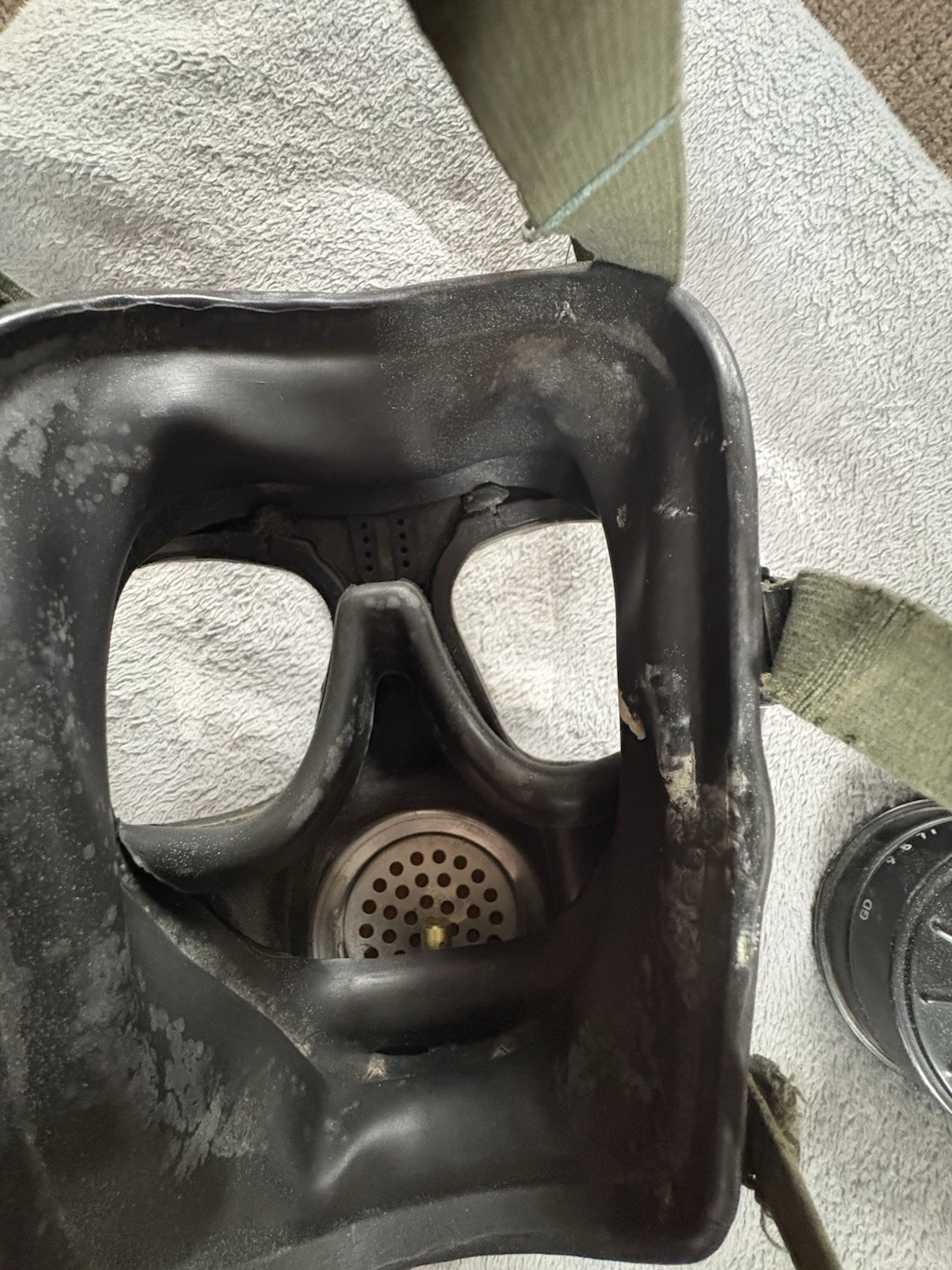 British Military Issue 1966 S 6 Respirator, Size Small