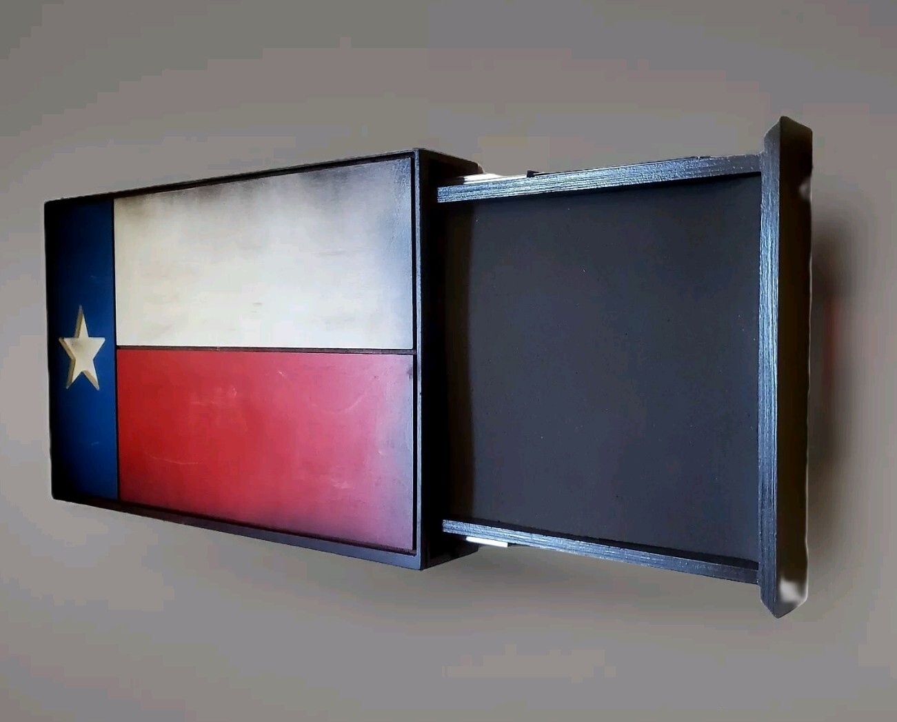 RUSTIC Concealed TX Flag Handgun Cabinet Wall Mount w/ Hidden Lock