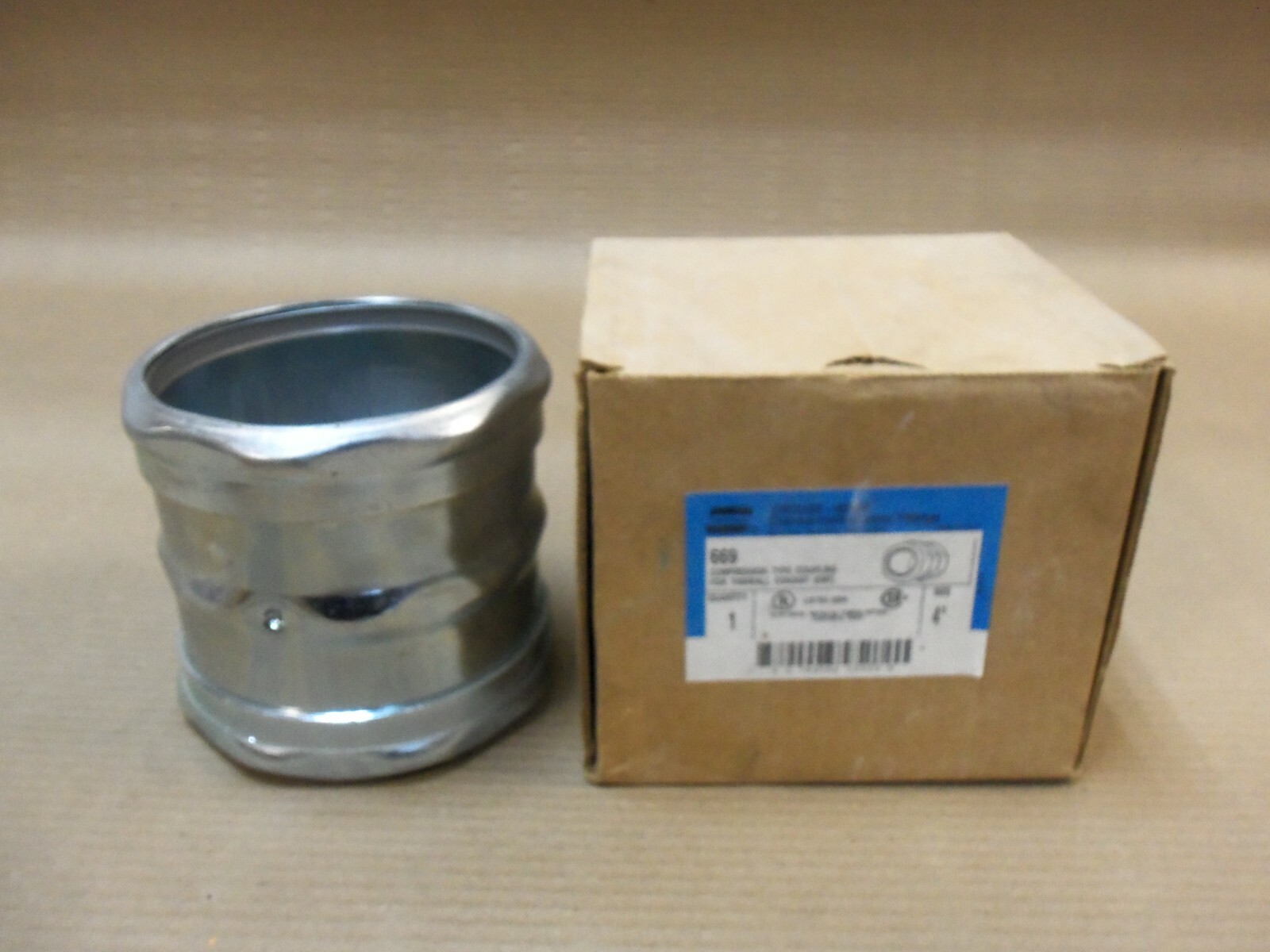 NEW COOPER CROUSE HINDS 669 4" COMPRESSION COUPLING FOR THINWALL CONDUIT  AK