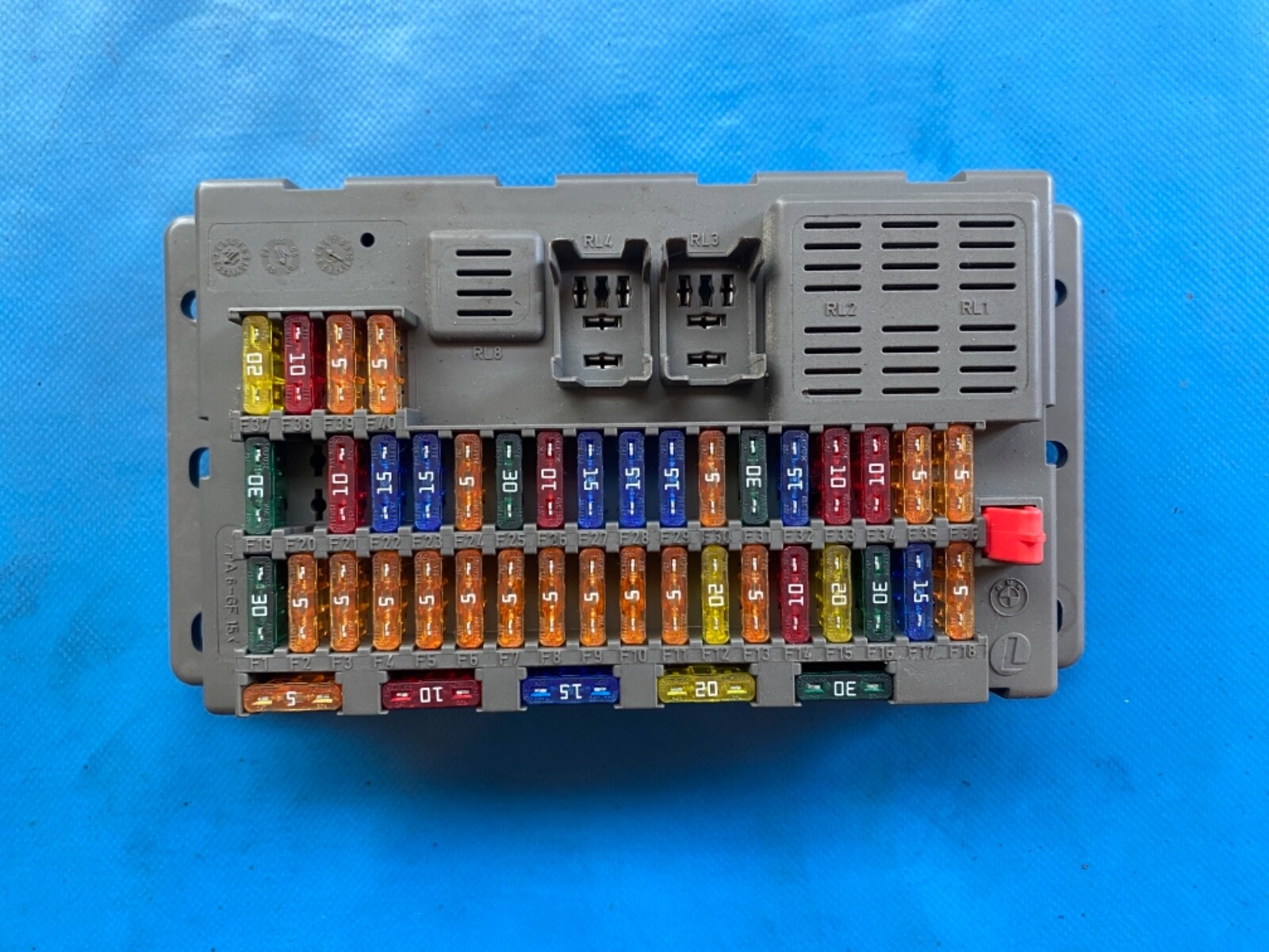 BMW Mini One/Cooper/S Footwell Fuse Board/Box (Part #: 6906626) R50/R52/R53