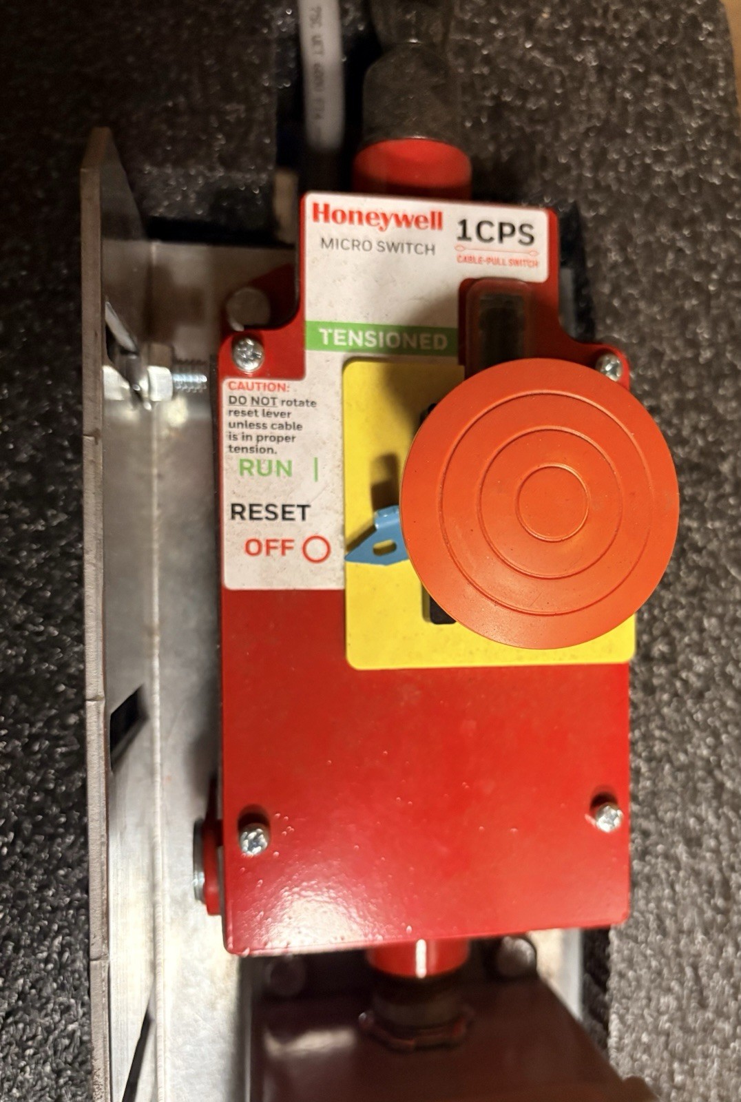Honeywell 23506204 , Dual Micro Switch Cable-Pull Safety Switches