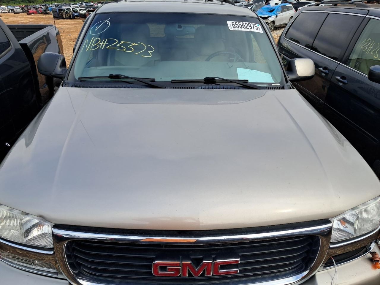 YUKON 2000 Glove Box 4779662