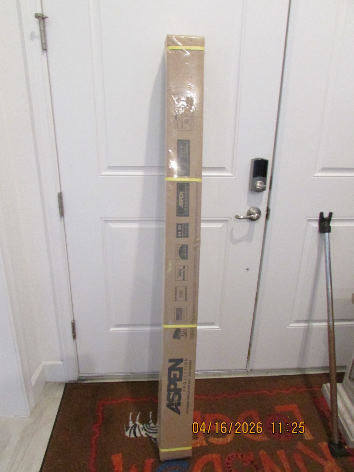 NEW NIB ASPEN PROJECTION A72 SELF LOCK SCREEN DIGITAL HD COMPATIBLE MSRP $1249.