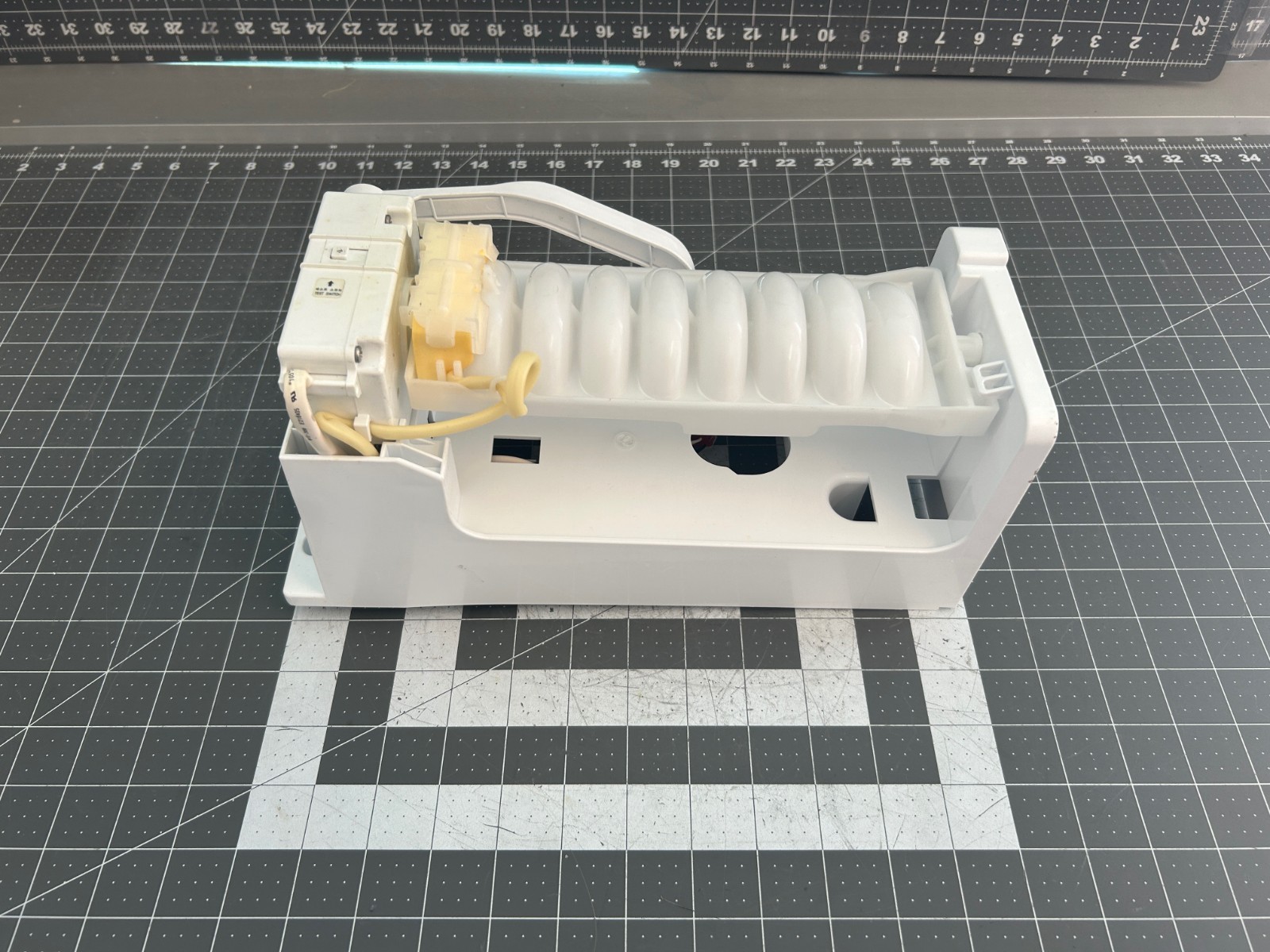 Samsung Refrigerator Ice Maker P# DA97-08059A