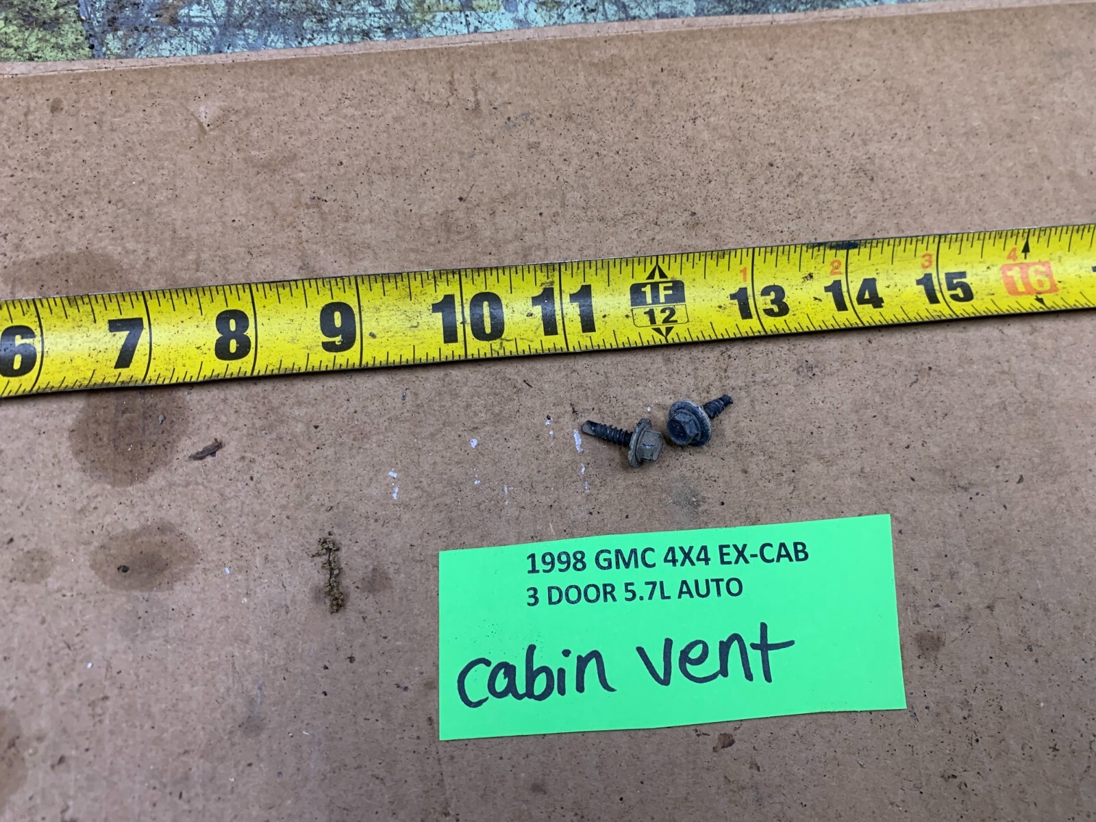1996-1999 GM   CABIN VENT BOLTS SET OF 2
