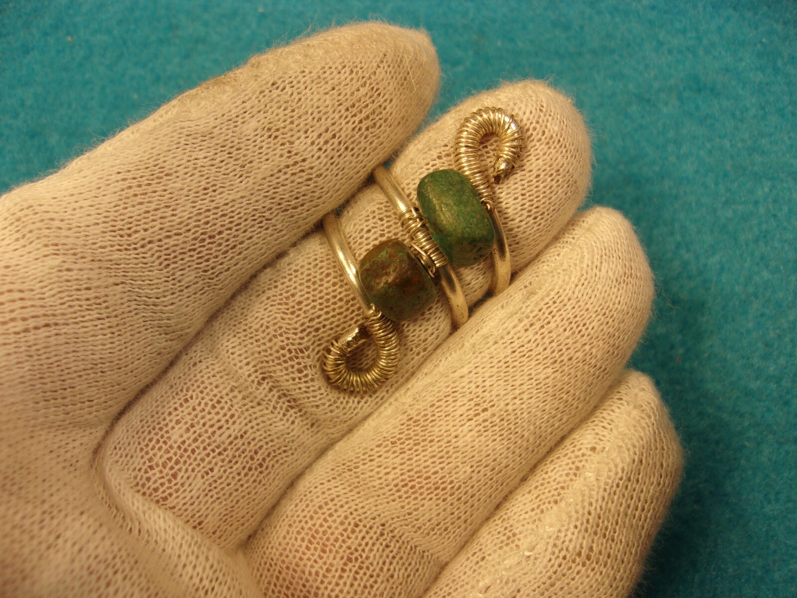 EXCELLENT HANDCRAFTED LADY'S SILVERPLATED DOUBLE HOOP & GREEN TURQUOISE RING