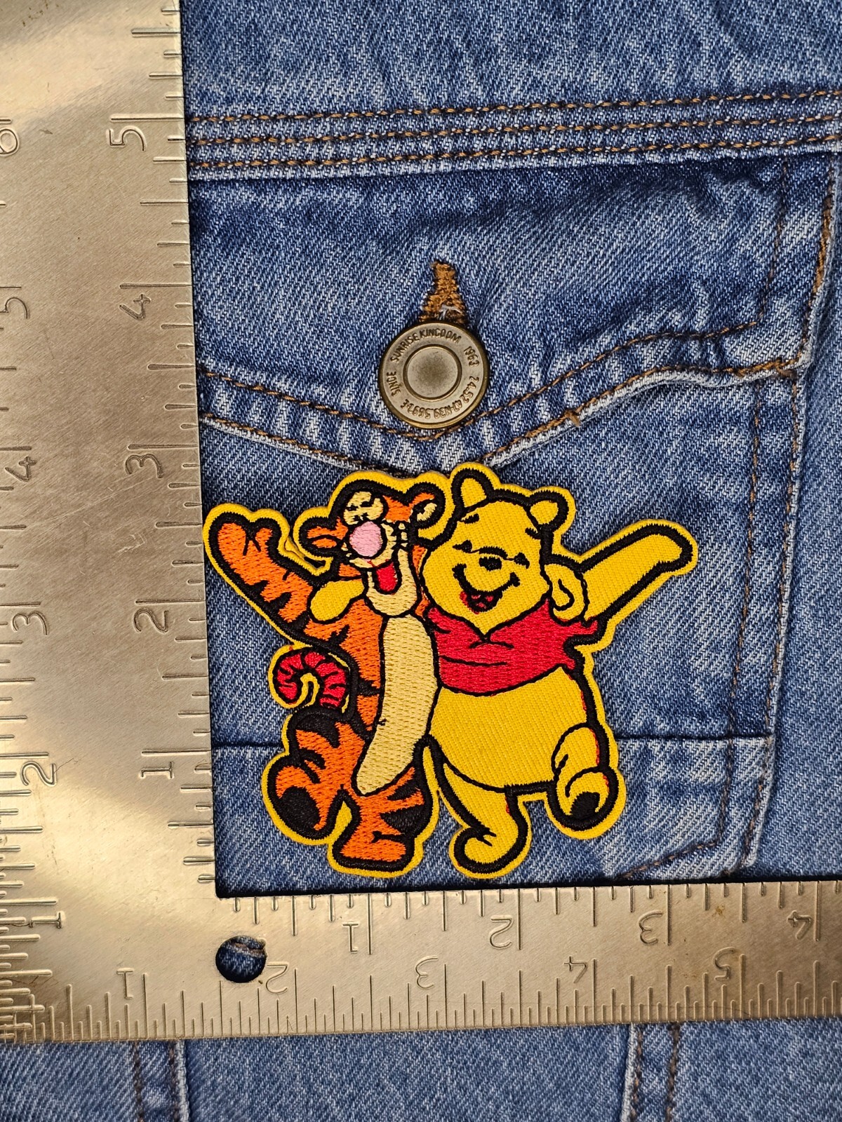 Winnie the Pooh and Tigger Patch – Iron-On Embroidered Cartoon Fan Gift