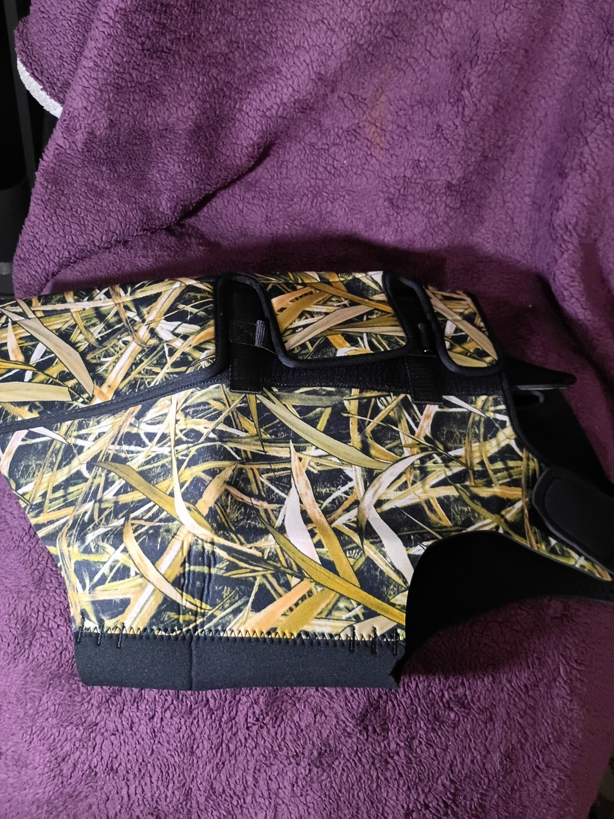 BASSDASH Dog Green Camo Neoprene Adjustable Hunting Vest, Waterproof ,Size 2XL