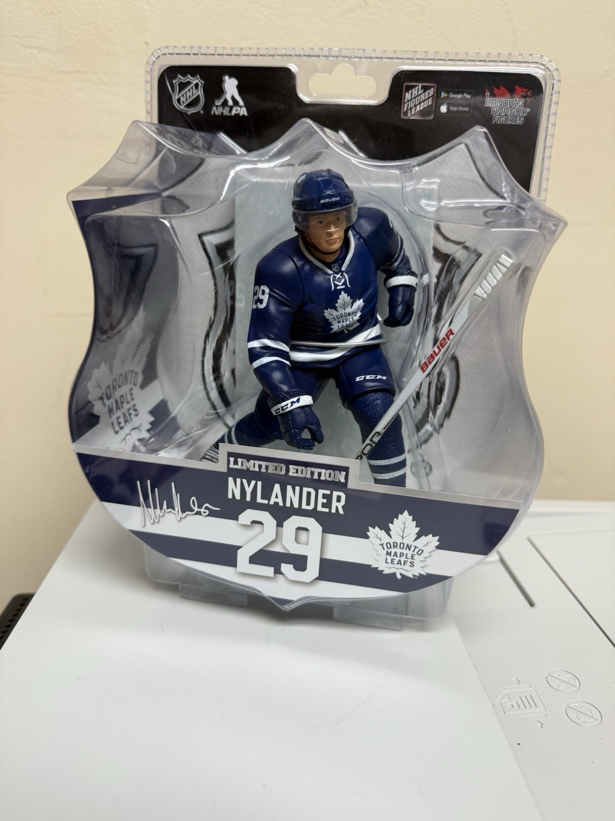 Toronto Maple Leafs William Nylander - Imports Dragon NHL Hockey figure