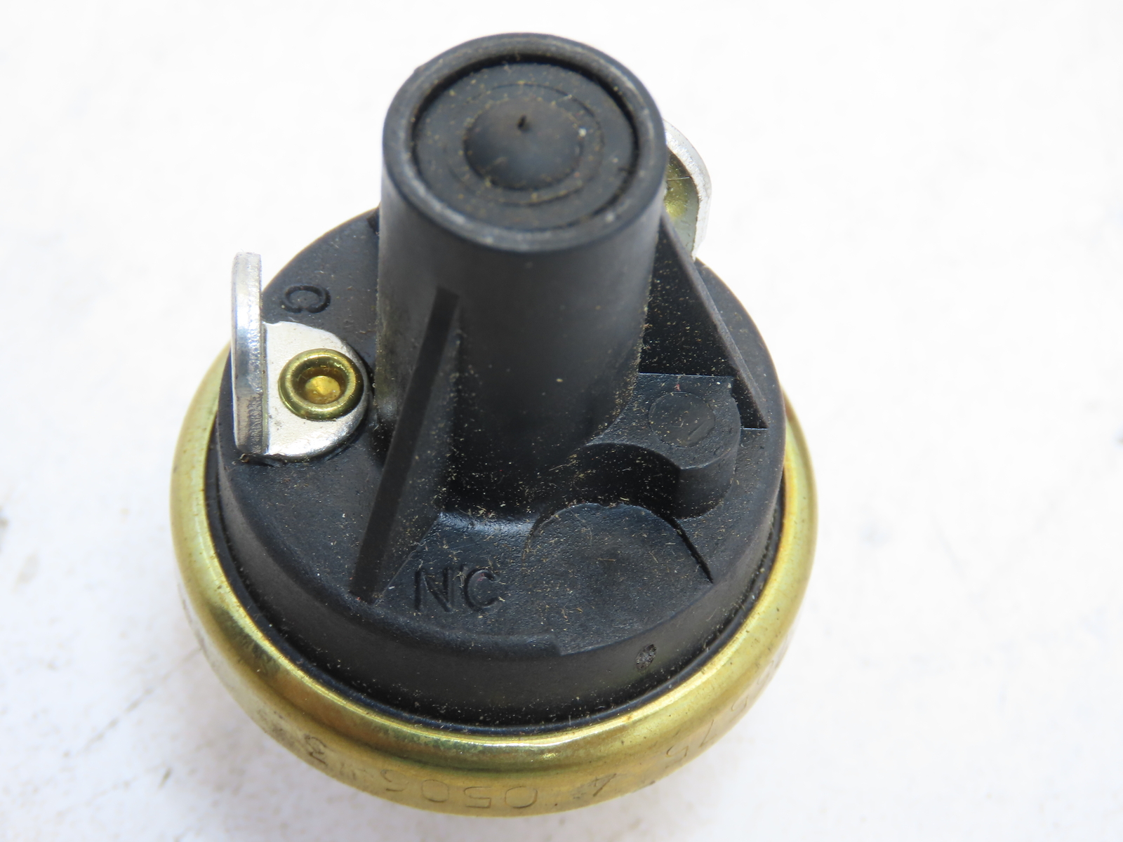 NAPA BALKAMP 1/8" NPT LOW PRESSURE SWITCH 701-1575