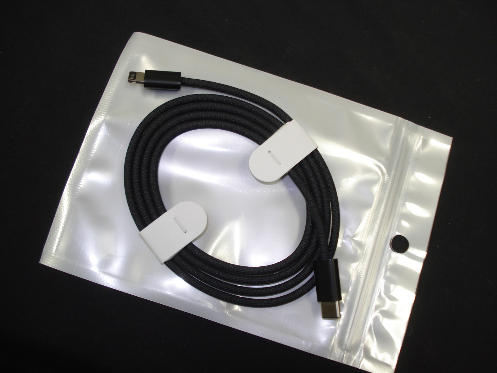 NEW Genuine OEM Apple A2432 661-14829 1m USB-C to Lightning Braided Cable BLACK