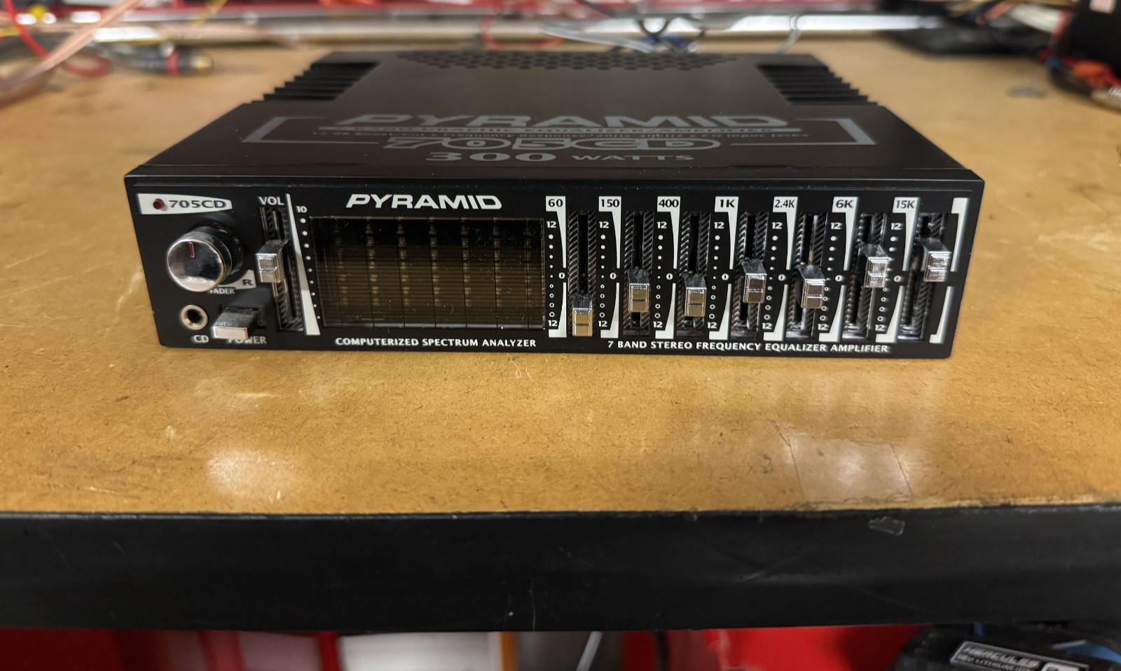 Pyramid 705CD RARE VINTAGE EQUALIZER WITH SPECTRUM ANALYZER AND 300W AMPLIFIER