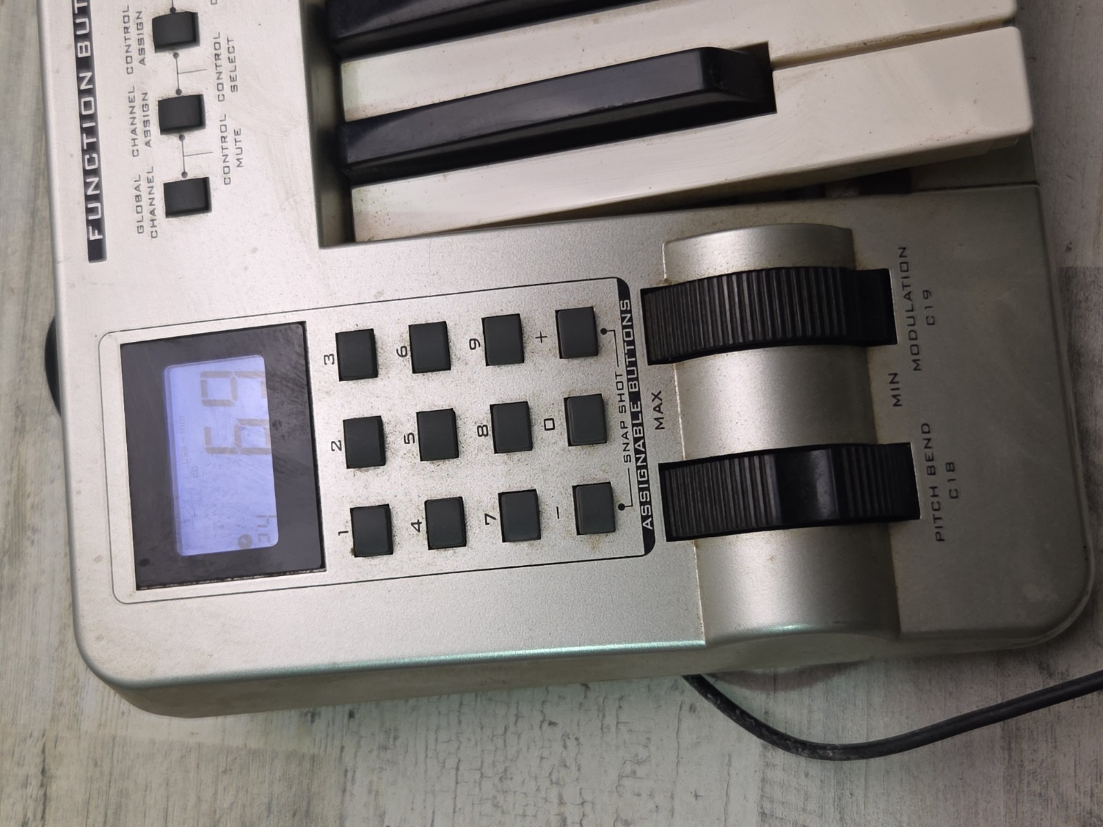 M-AUDIO EVOLUTION MK-449C MIDI Controller -- No Adapter Not Fully Tested
