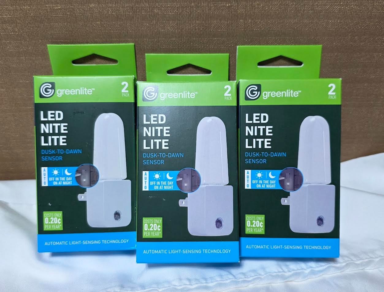 LED Night Light PLUG IN with Dusk to Dawn Sensor GREENLITE -3 Packs 6 TOTAL New
