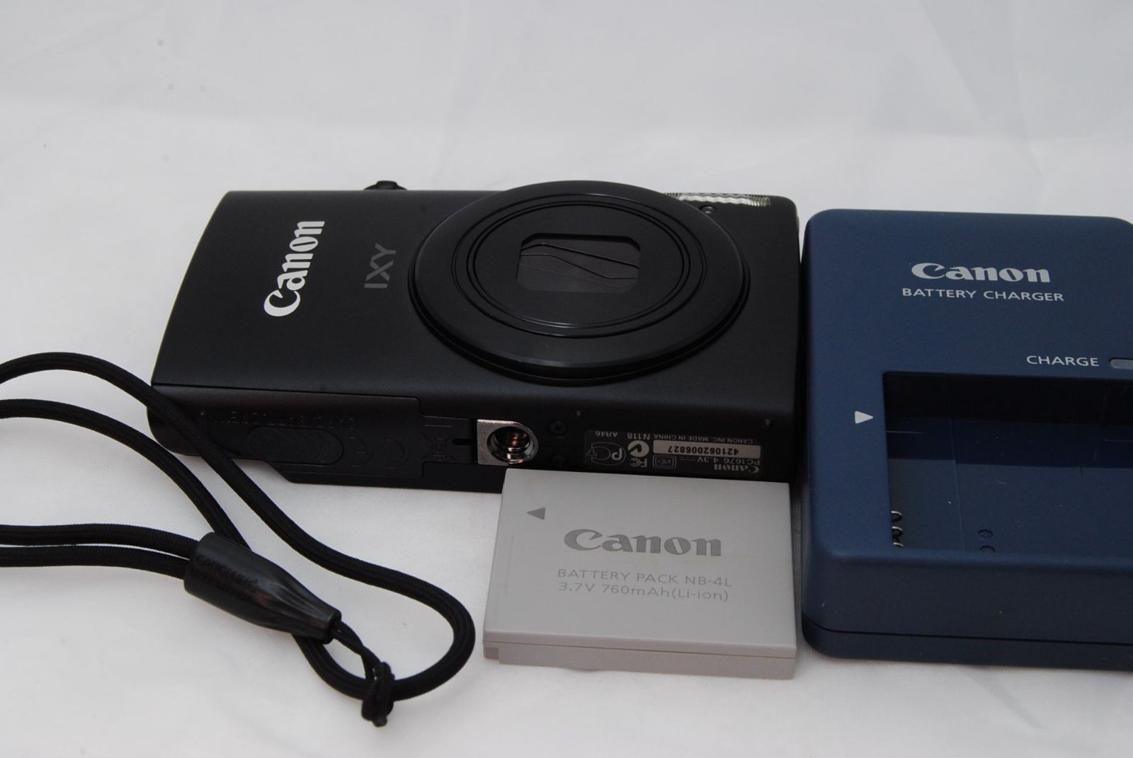 Canon IXY600F Digital Camera Black Excellent Condition Tested Functionality