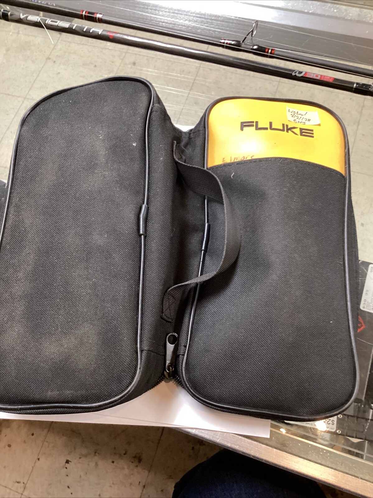 Fluke 724 Temperature Calibrator
