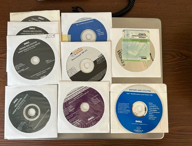 VTG DELL Inspiron  Device Drivers & Utility Resource  OS 9 CD's
