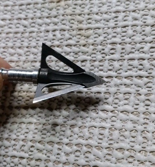 Lot of 4 100gr Fixed Blade CoC G5 Striker Style broadheads
