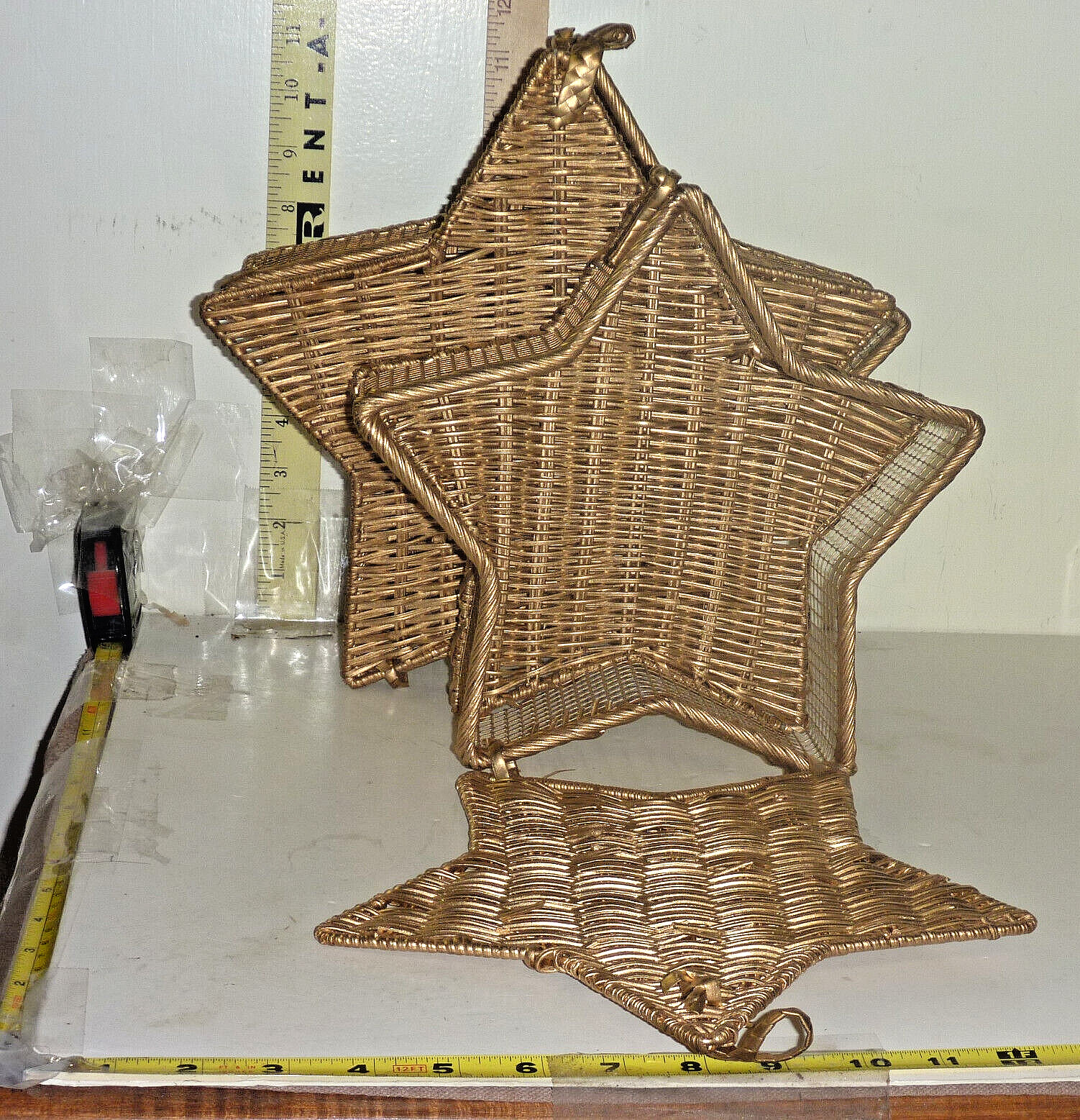 2 Nesting Wicker & Wire Baskets w/Lids - Star Design -  Gold Color - NWOT