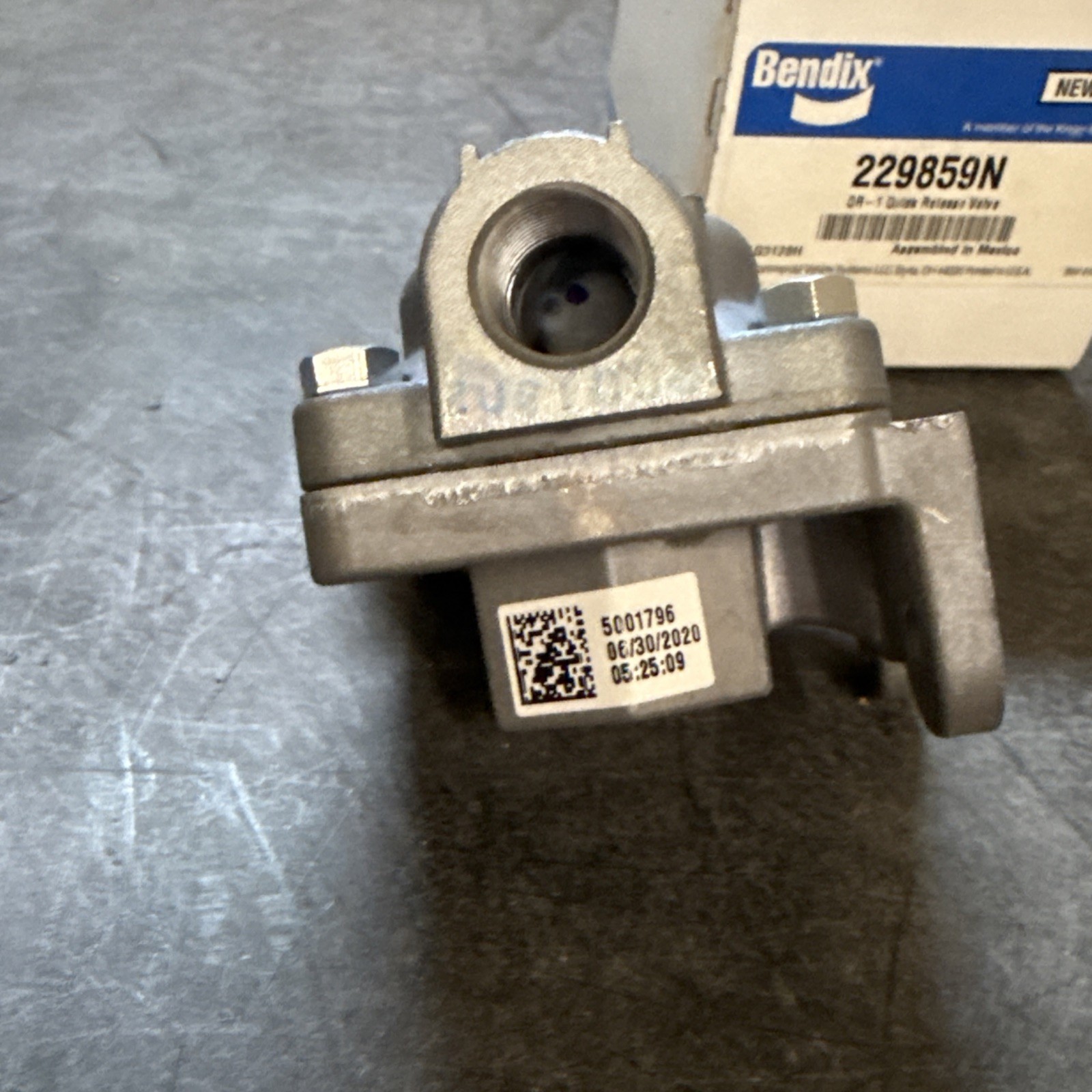 BENDIX QR-1 BRAKE QUICK RELEASE VALVE - 229859N - New In Package