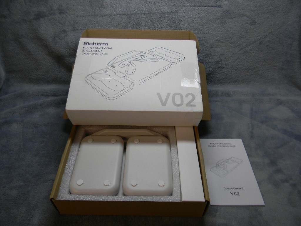 BIOHERM Multi-Functional Intelligent WHITE Charging Base V02 Meta Quest 3-NEW
