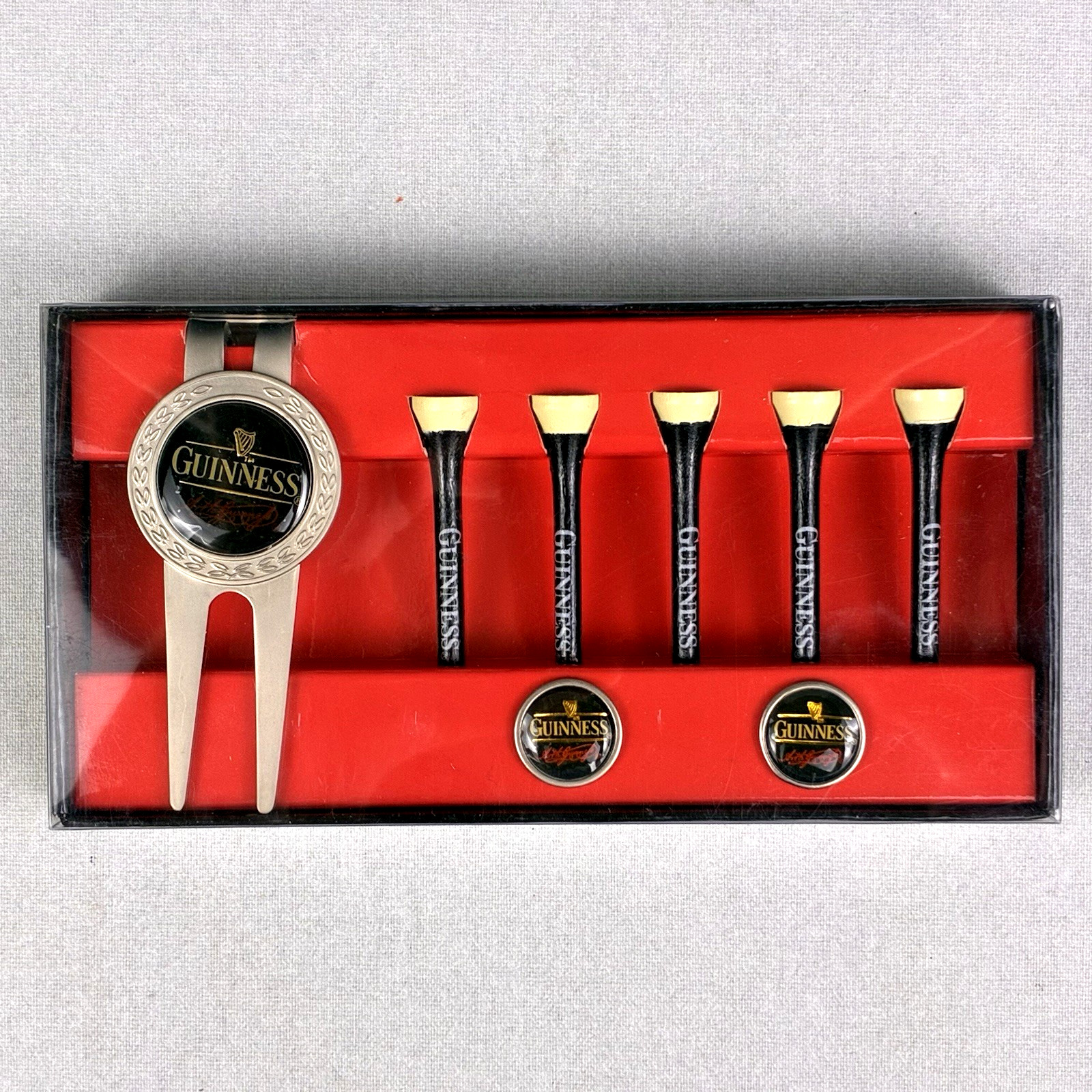 2003 Official Guinness Golf Gift Set  Divot Tool  2 Ball Markers & 5 Wooden Tees