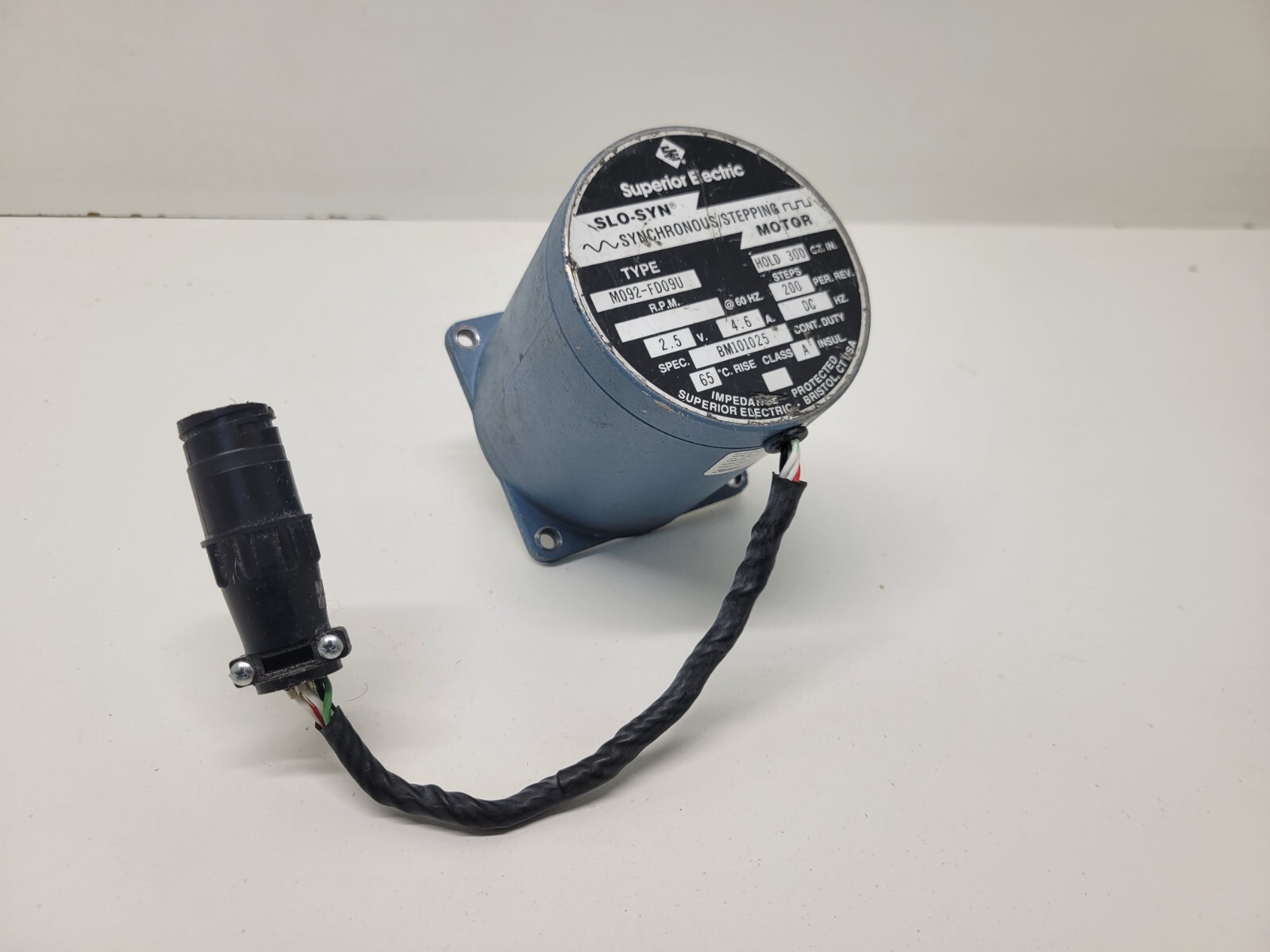 GOOD USED! SUPERIOR ELECTRIC SLO-SYN 2.5VDC 4.6A STEPPING MOTOR M092-FD09U