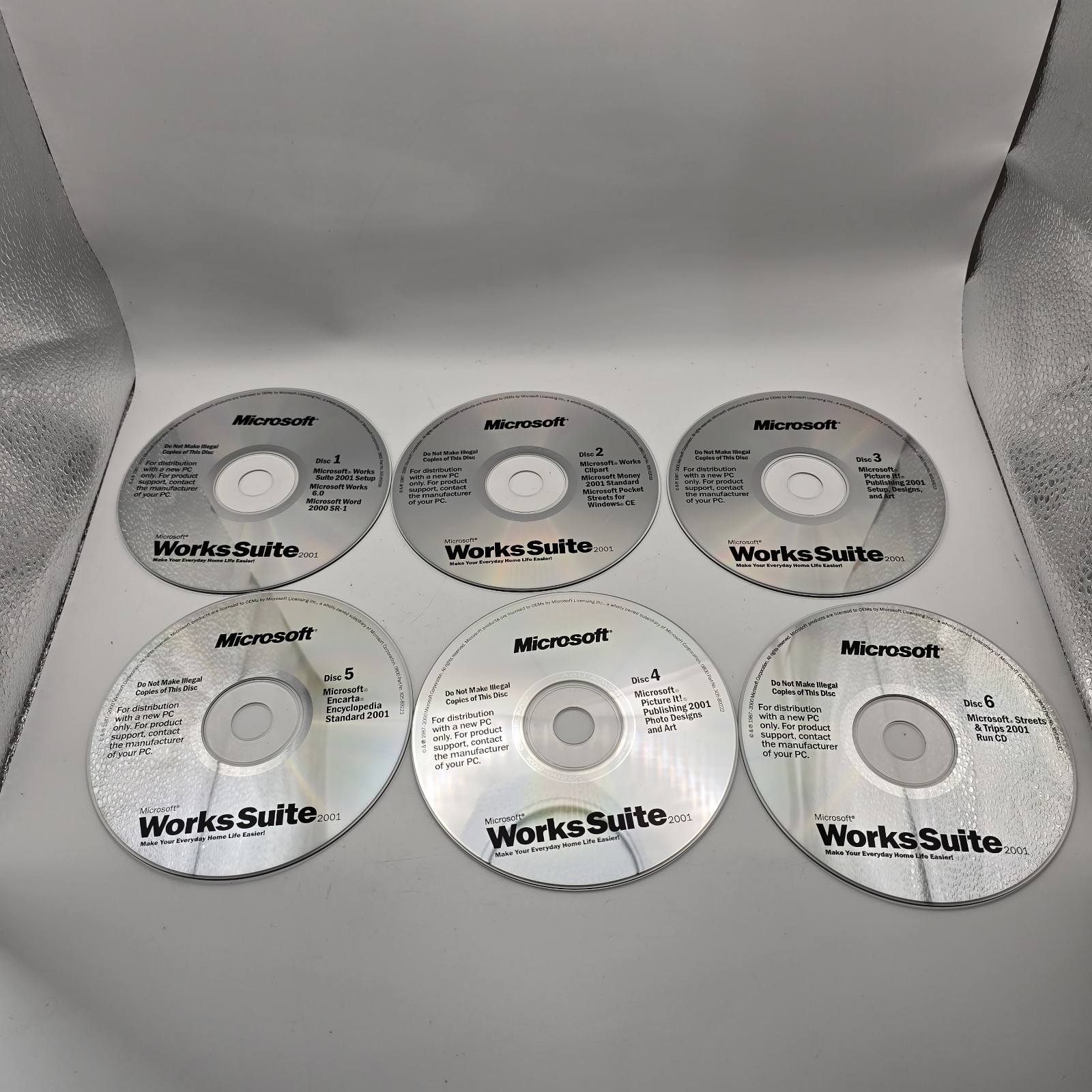 Microsoft Works Suite 2001 Windows PC CD-ROM Set - Word Streets Encarta Money