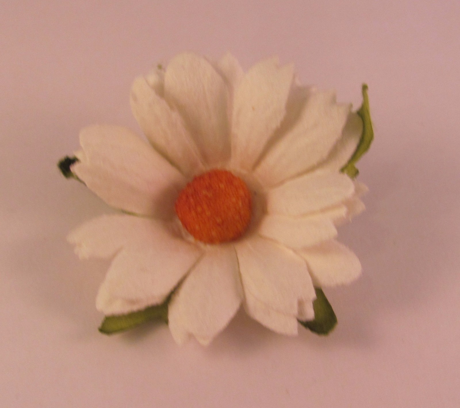 White Daisy Flower Men's Lapel Pin