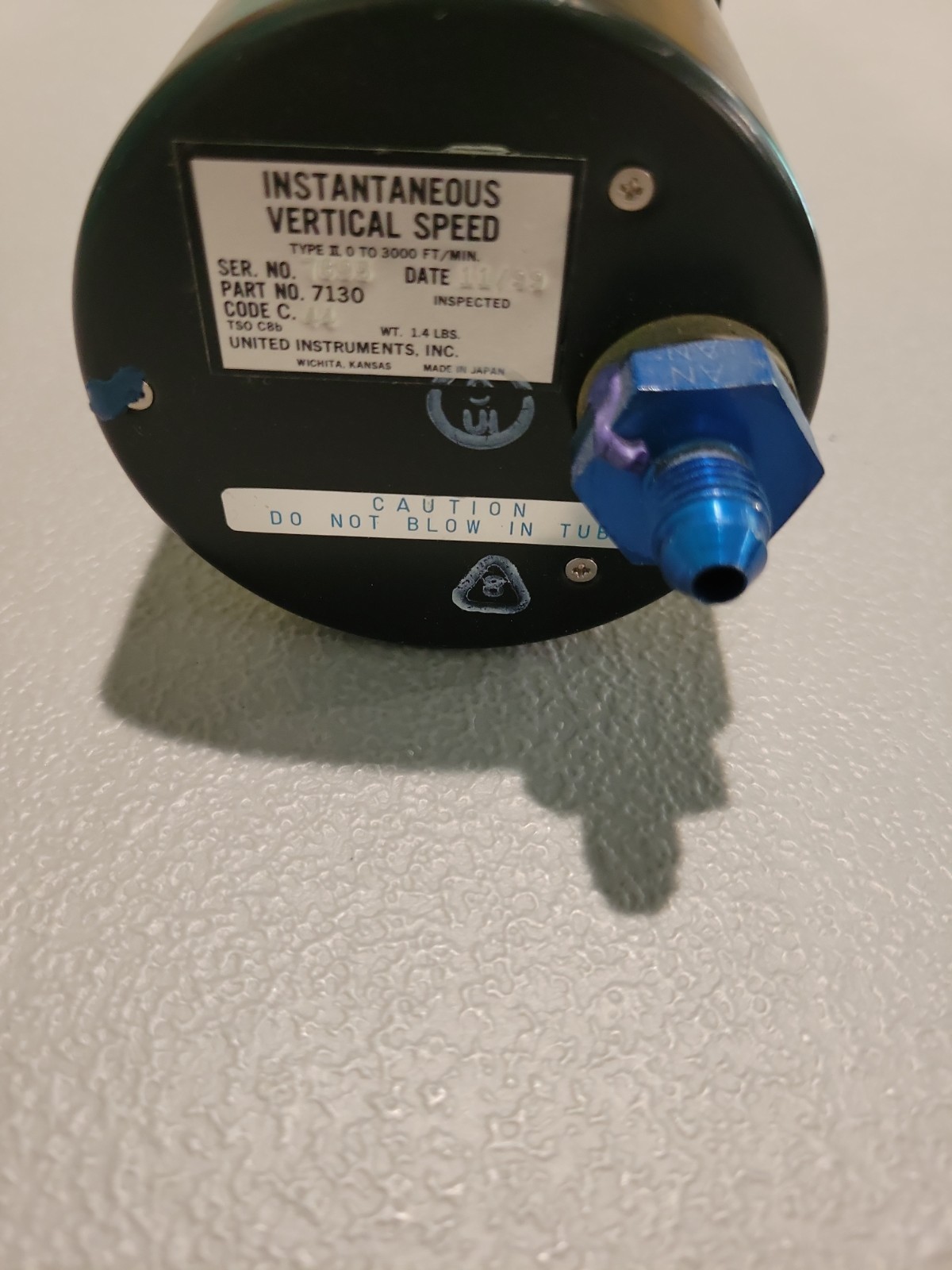 UNITED INSTRUMENTS IVSI P/N 7130 INSTANTANEOUS VERTICAL SPEED INDICATOR