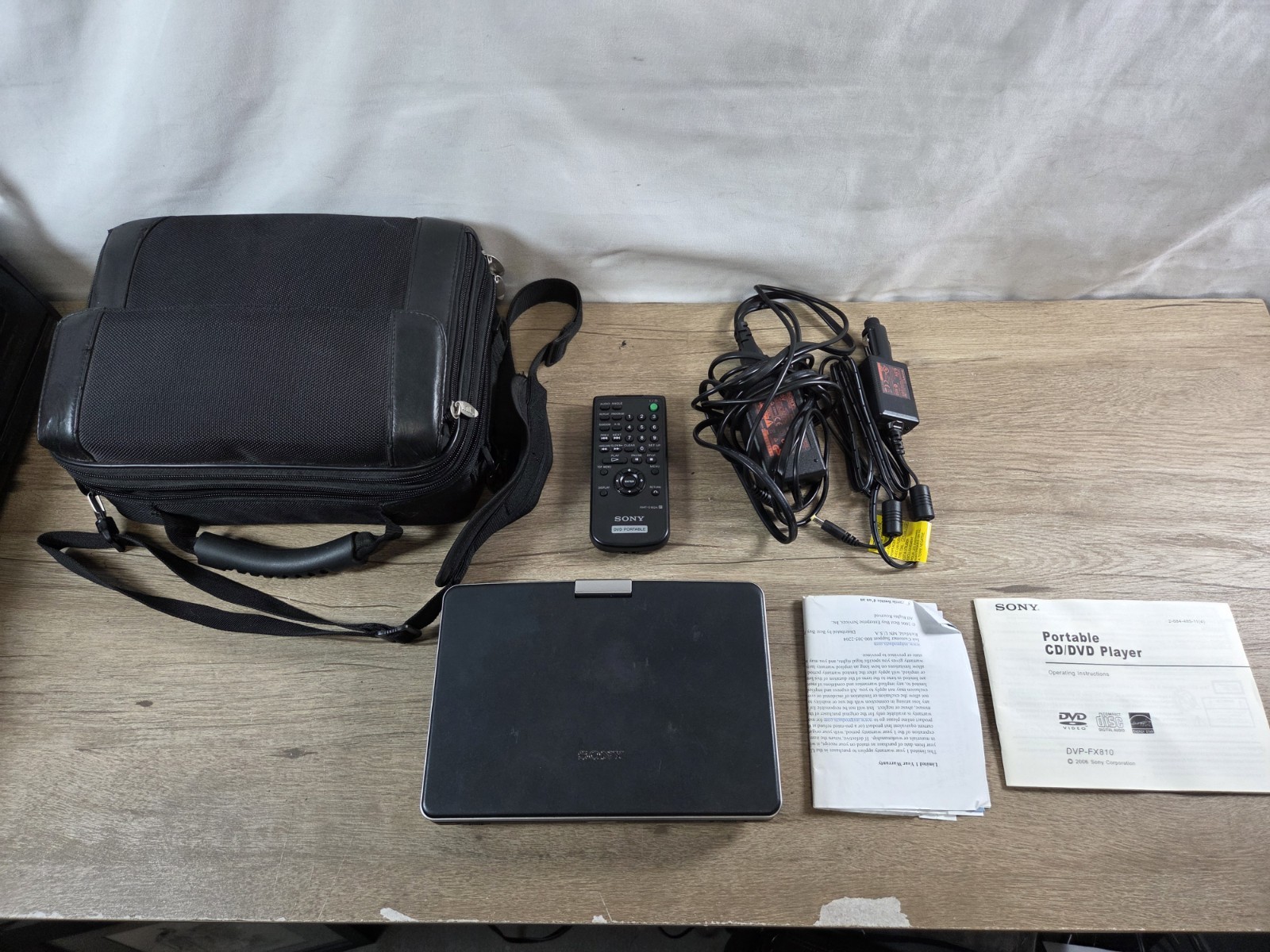 Sony DVP-FX810 Portable DVD Player 8 Inch Swivel Widescreen Black Silver Boxed