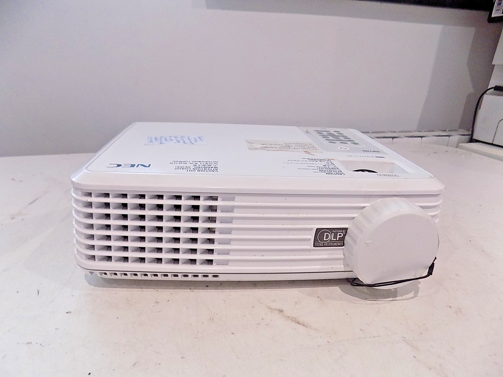 Nec NP100 DLP Projector White Includes Remote Genuine Tested Working
