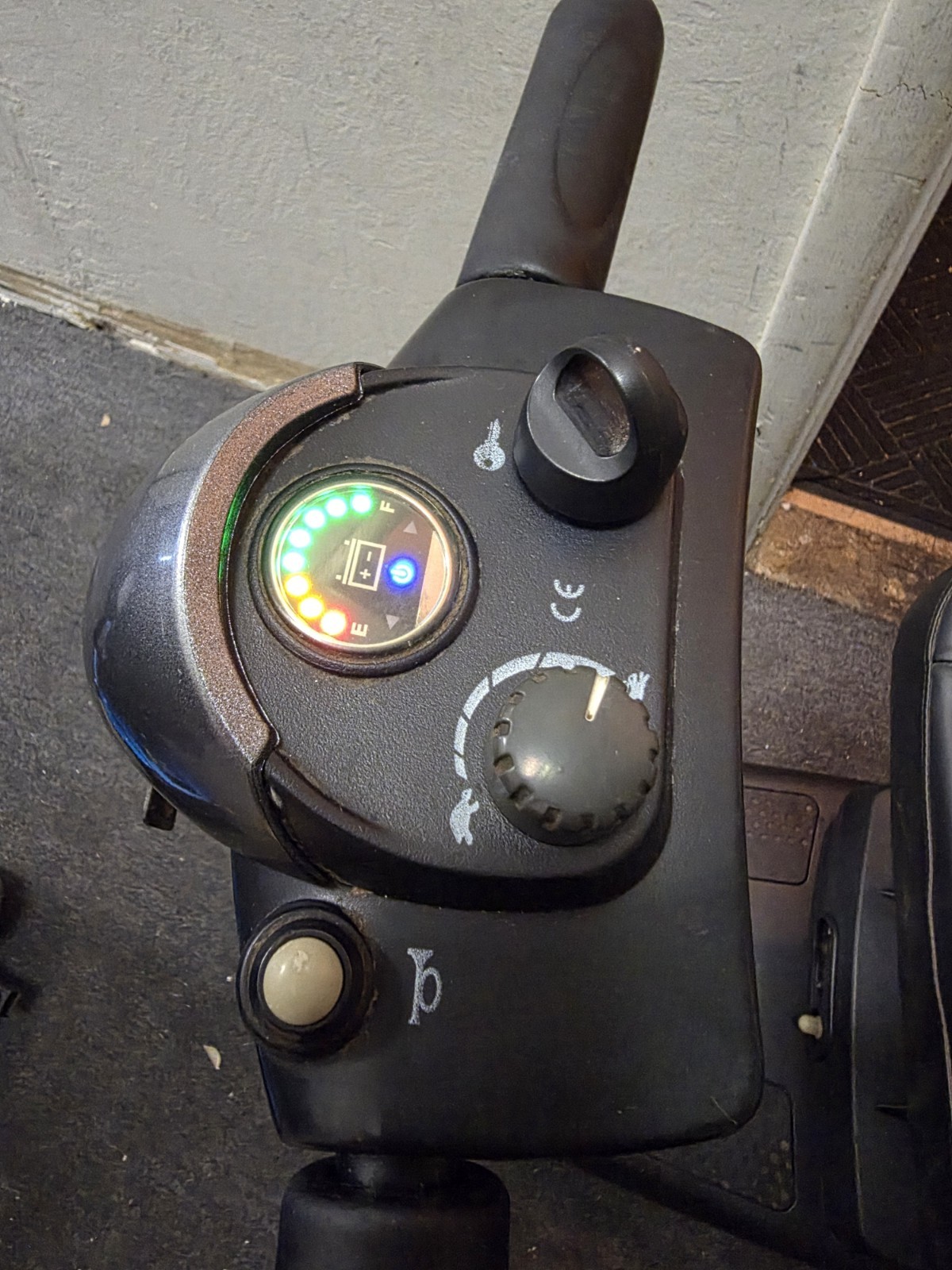 Pride mobility, Gogo, elite traveler head console, complete with throttle pot