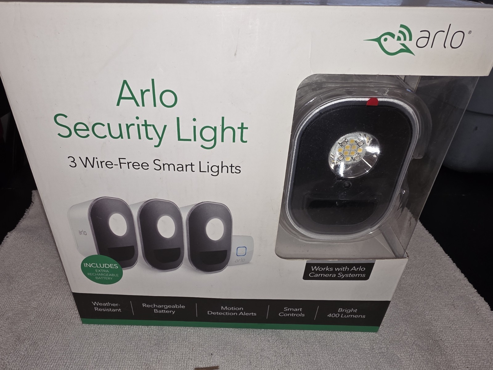Brand New Arlo Security System 3 Wire Free Smart Light And 4 Batteries ALS1103C