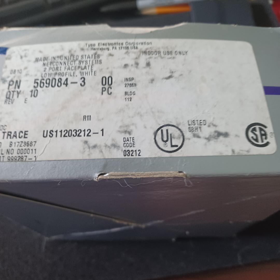2 PCS 569084-3 Multimedia Outlet Faceplate - 2 Port - White. RoHS: