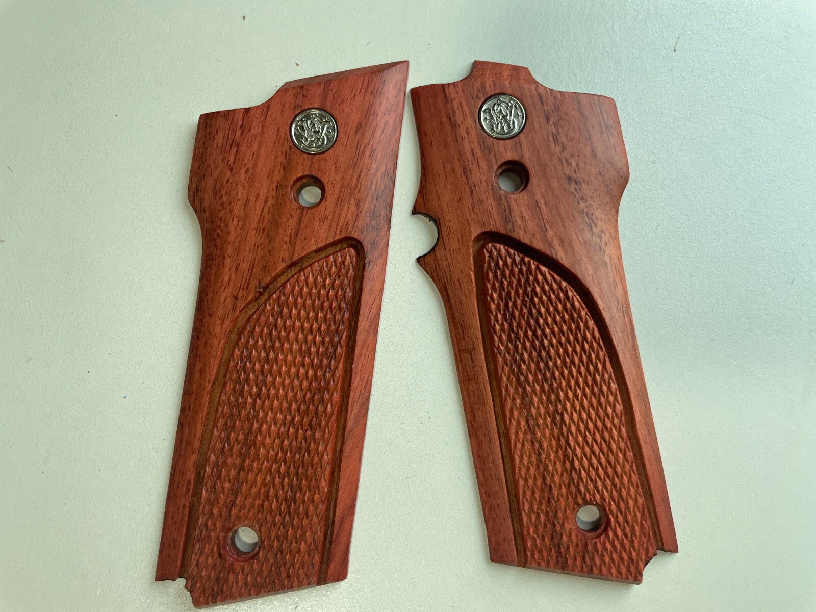 WOOD GRIPS FOR S&W MODEL 59, 459, 559, 659, 9 mm, STRAIGHT BUTT