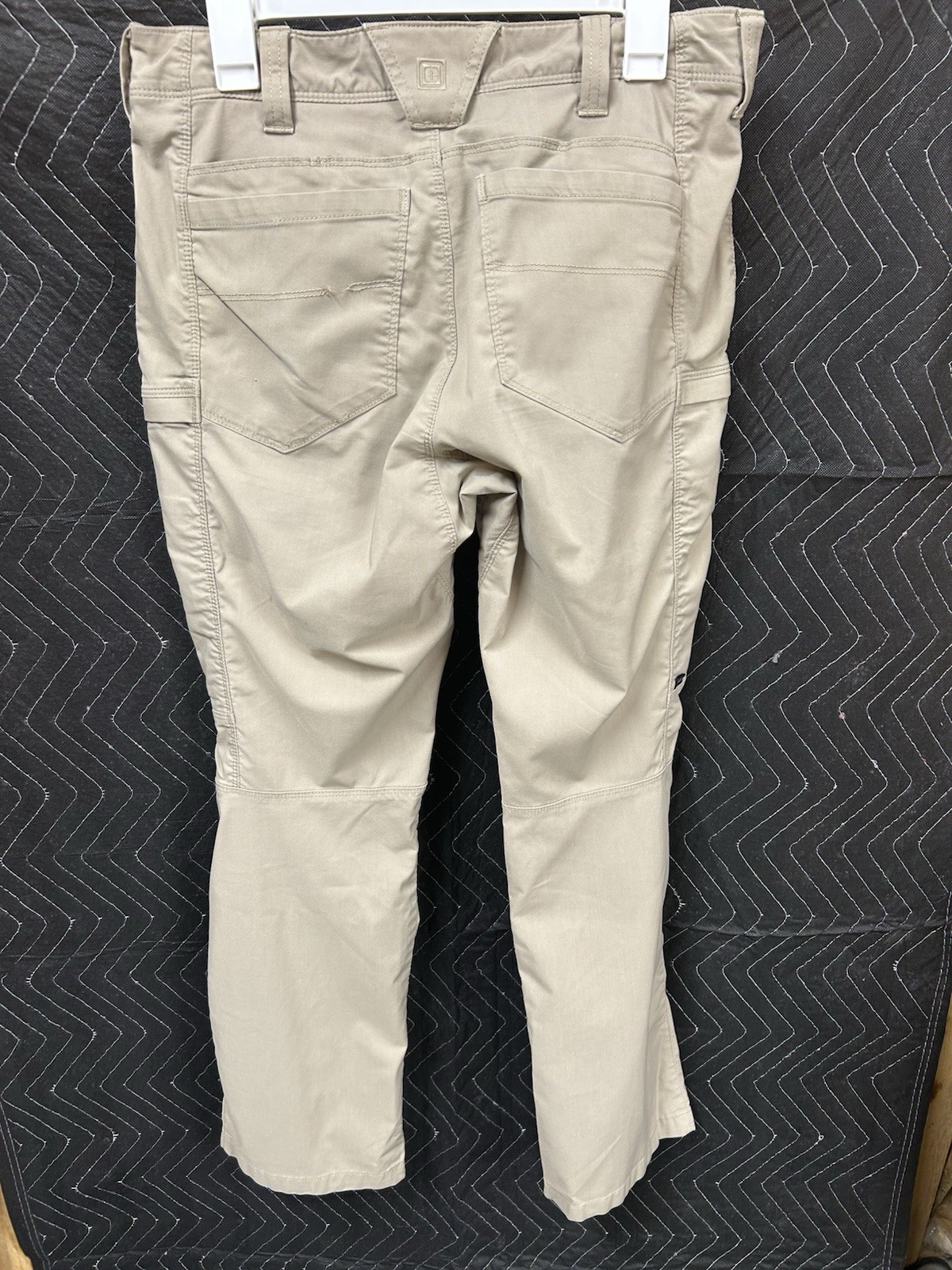 5.11 Tactical Men's Beige Solid Tactical Cargo Pants Regular Size 33x32